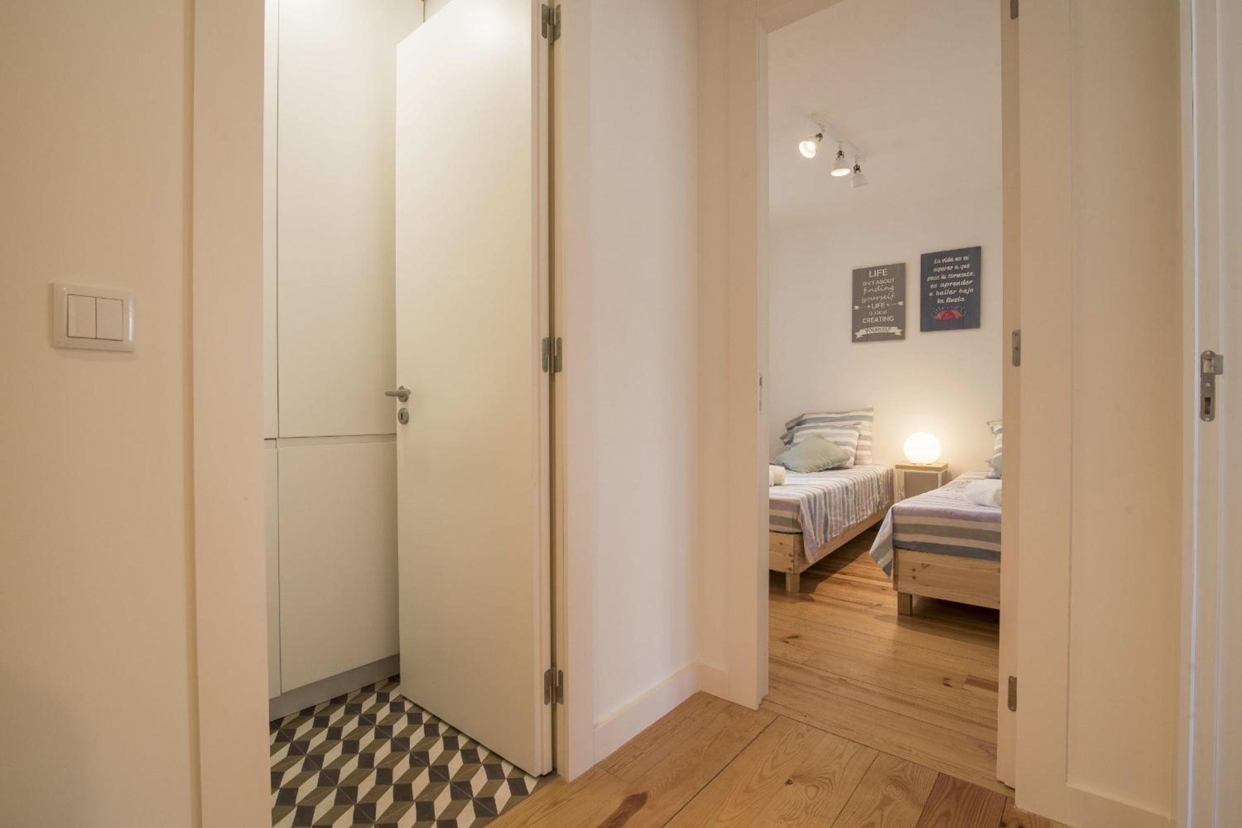 Alfama Premium by Homing photo 3