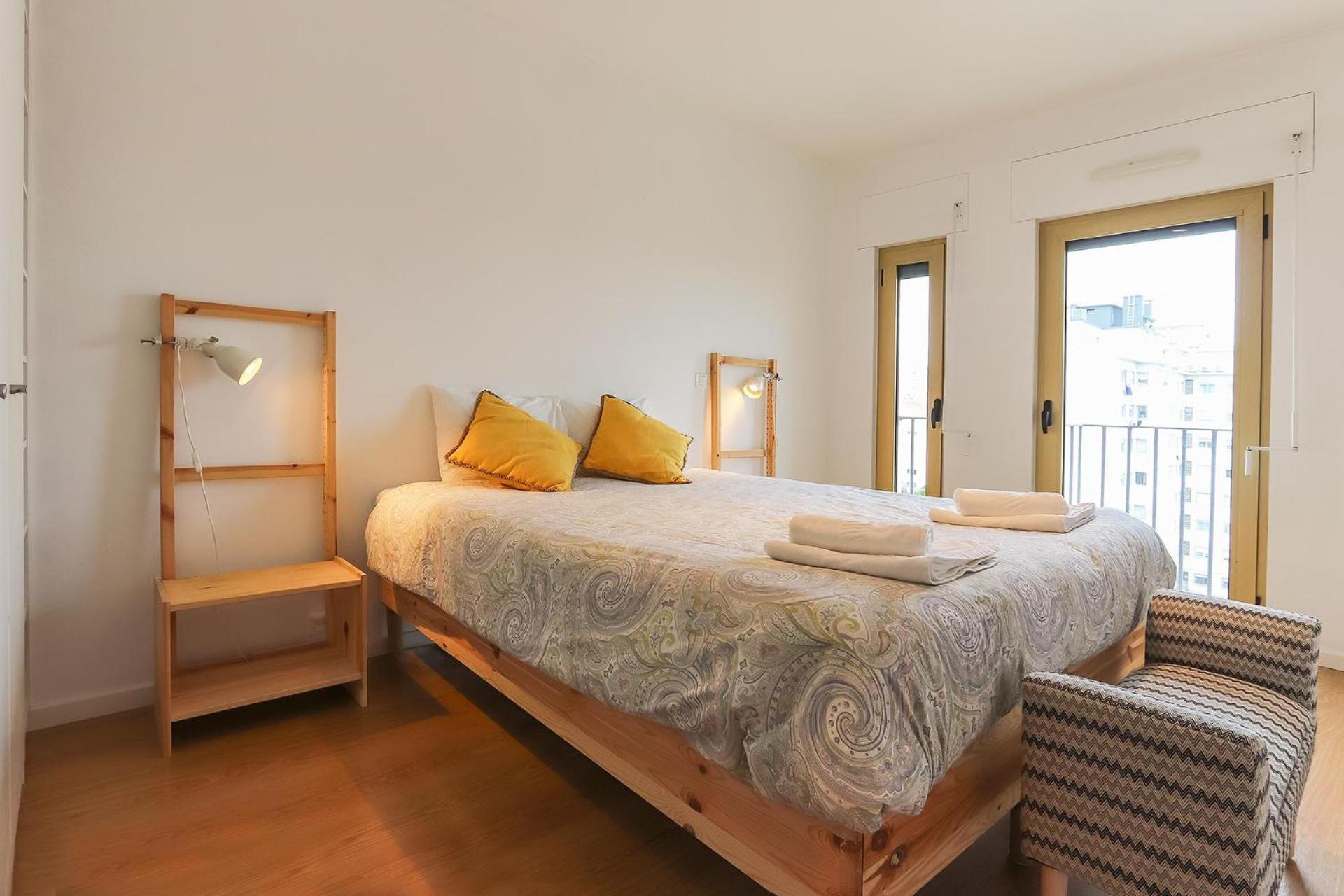 Modern & Bright Avenidas Novas by Homing photo 2