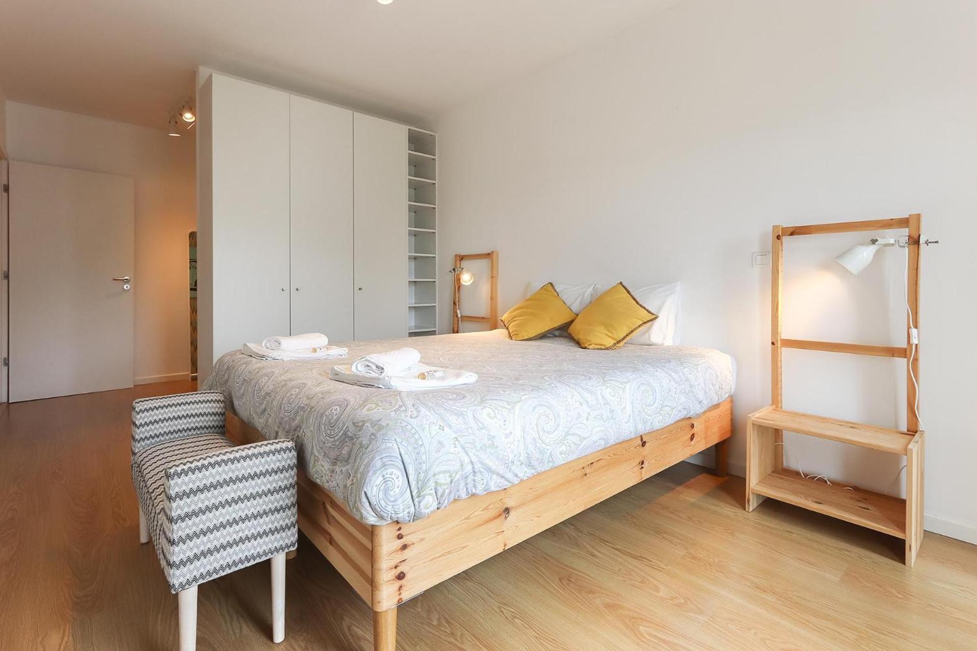 Modern & Bright Avenidas Novas by Homing photo 4