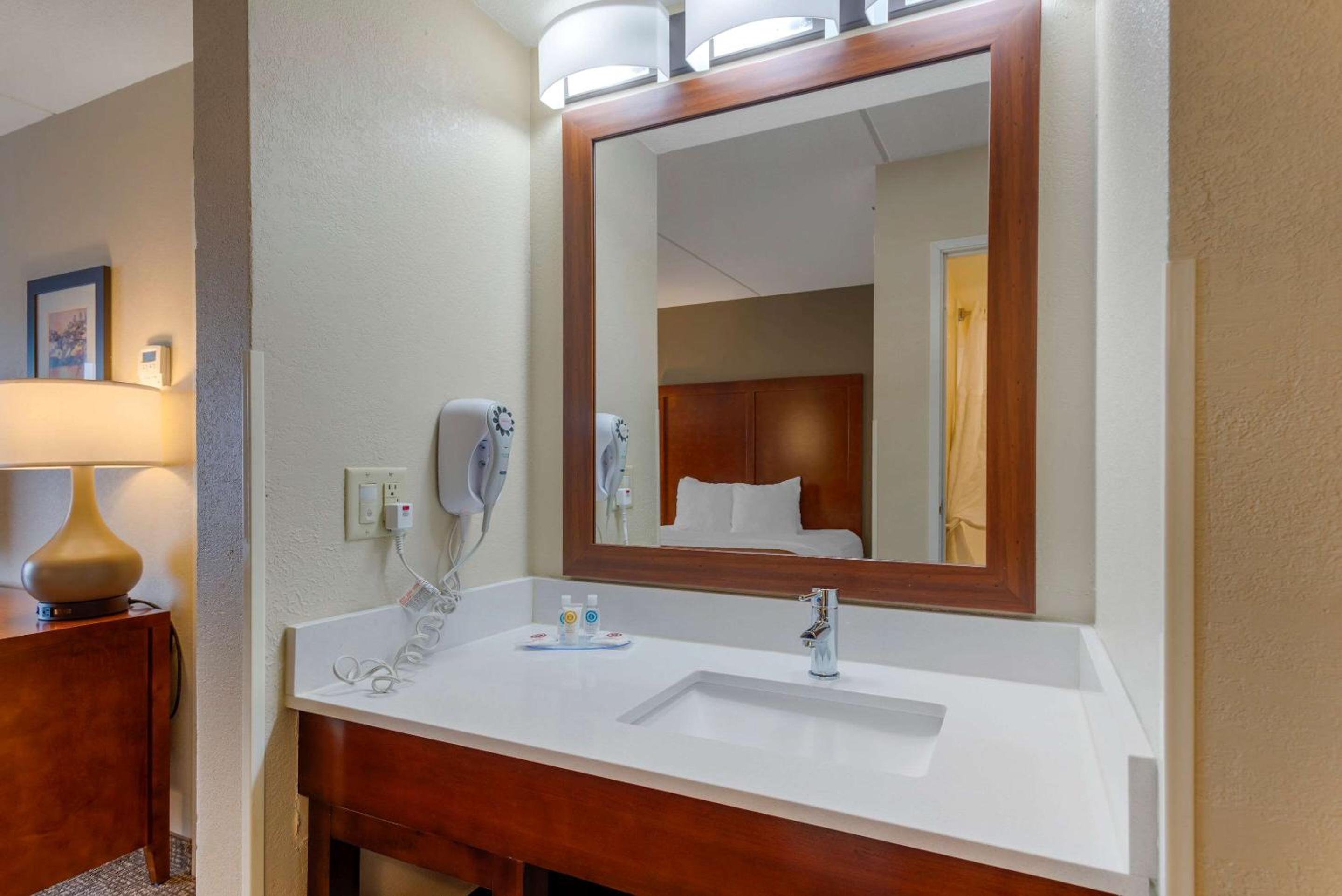 Wilkes-Barre Vacations - Comfort Inn  Suites Wilkes Barre - Arena - Property Image 34