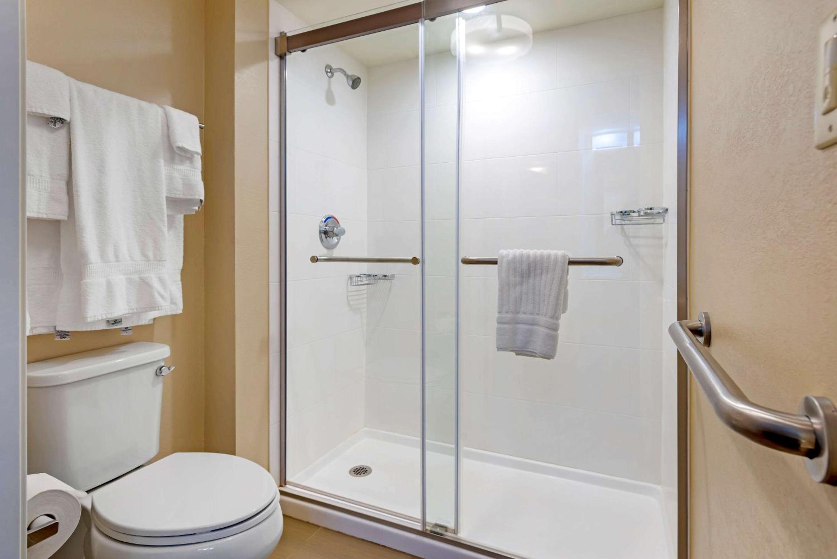 Wilkes-Barre Vacations - Comfort Inn  Suites Wilkes Barre - Arena - Property Image 3