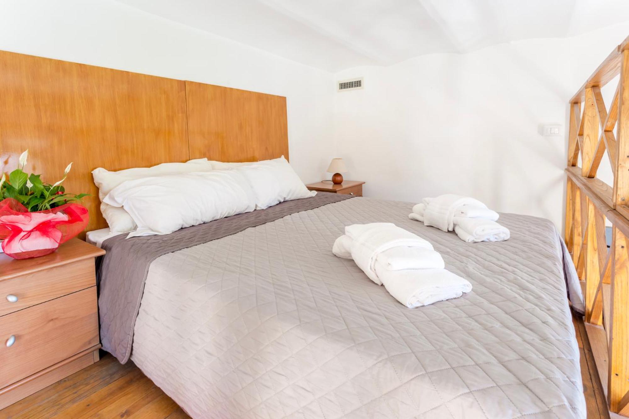 AmoRoma Home