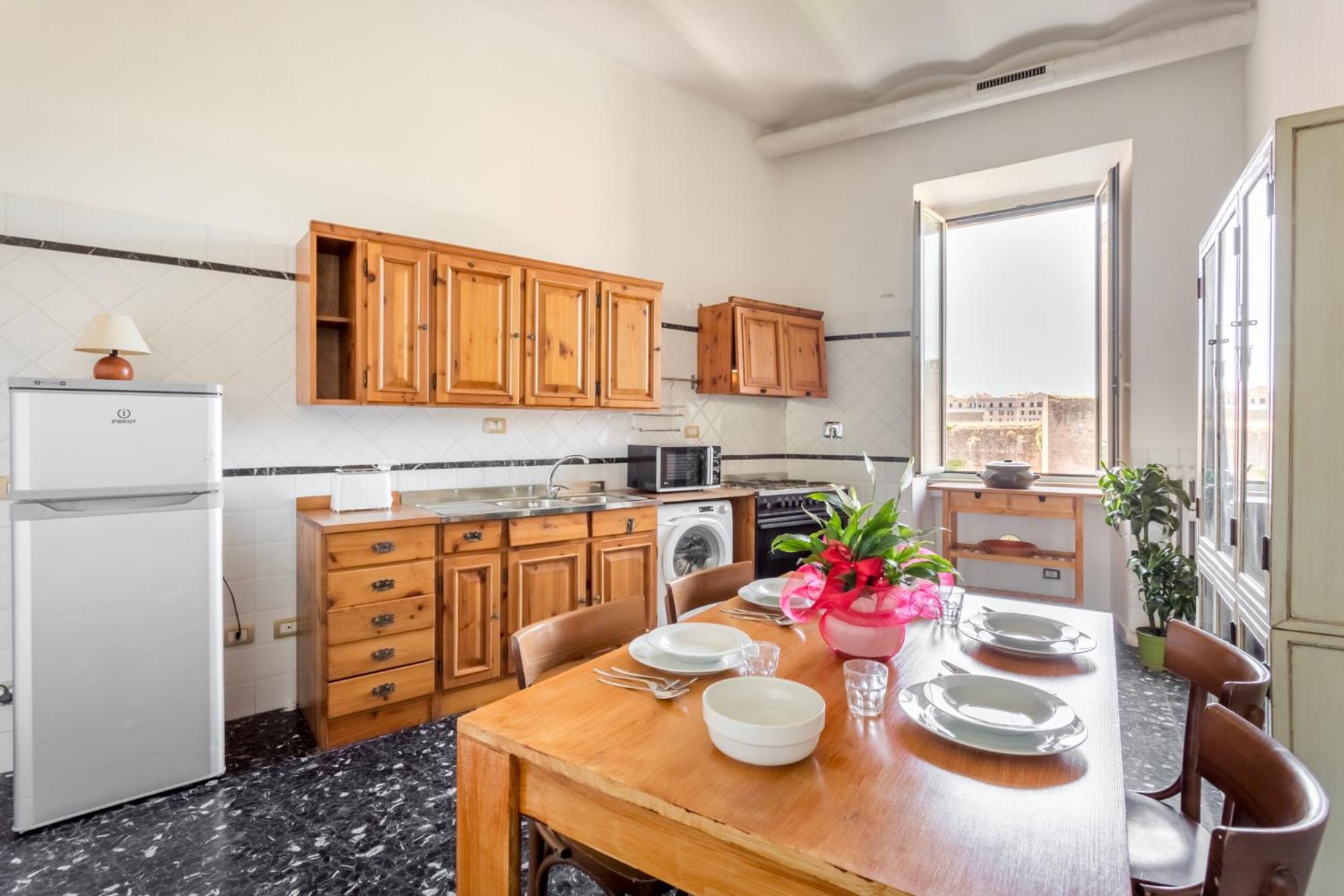 AmoRoma Home