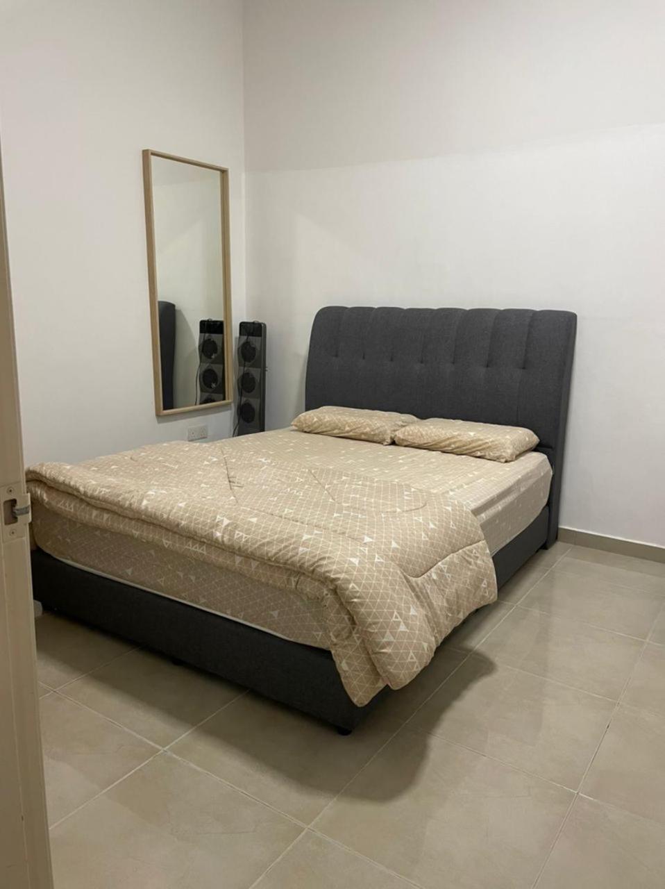 Jovial home