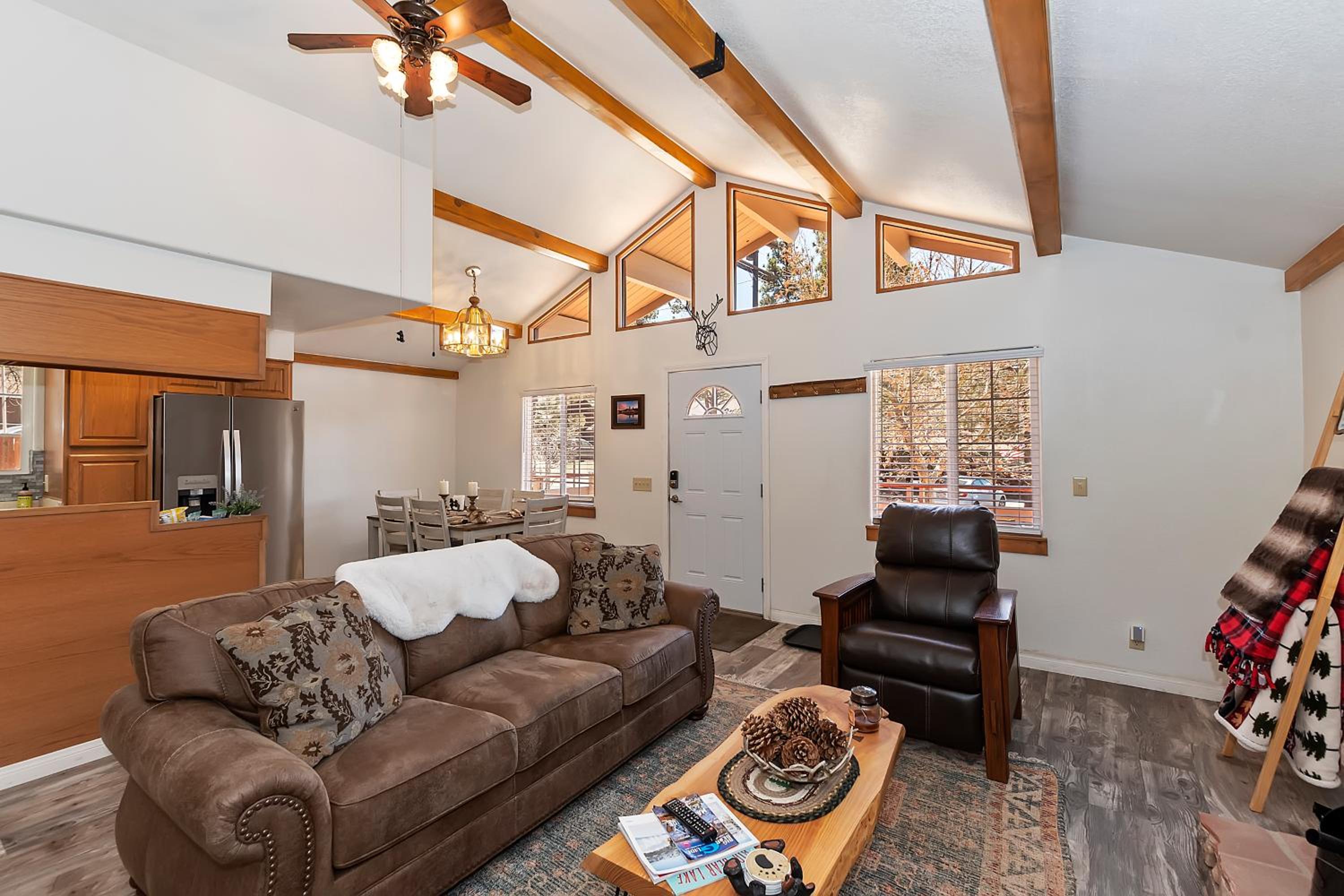 DoorMat Vacation Rentals - Bear Cub Cottage - HOT TUB! view 3
