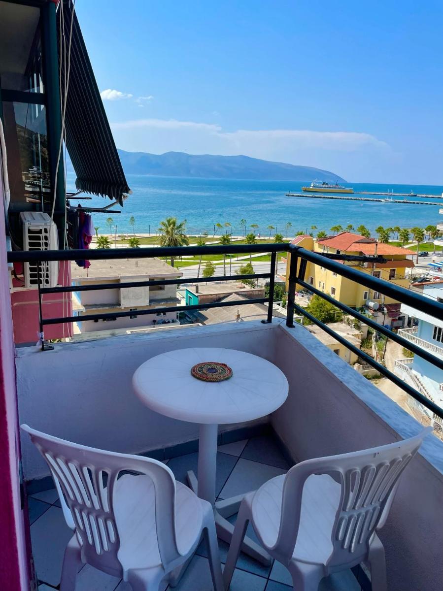 Sea view apartment photo 2