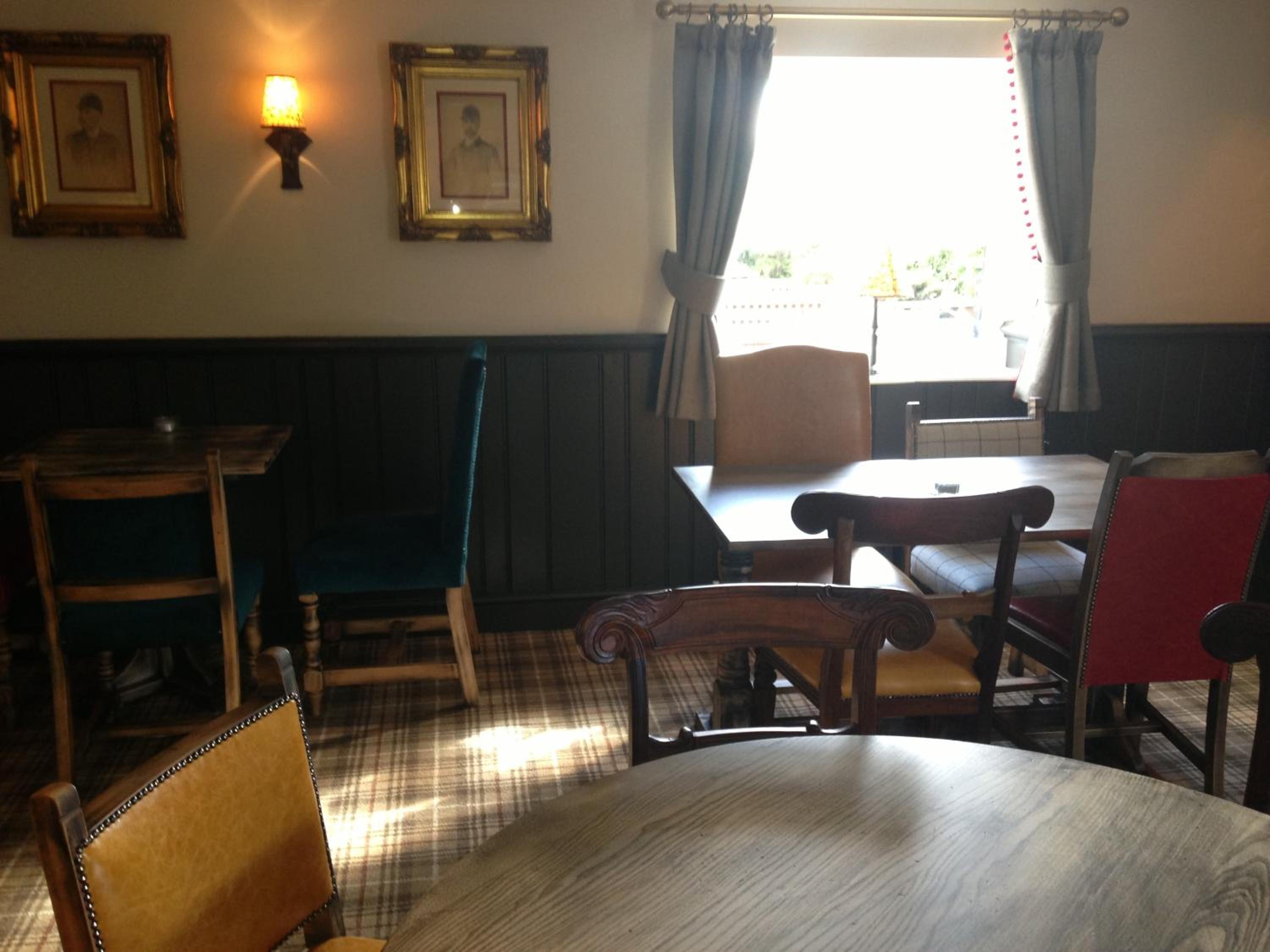 The Crown Pub, Dining & Rooms