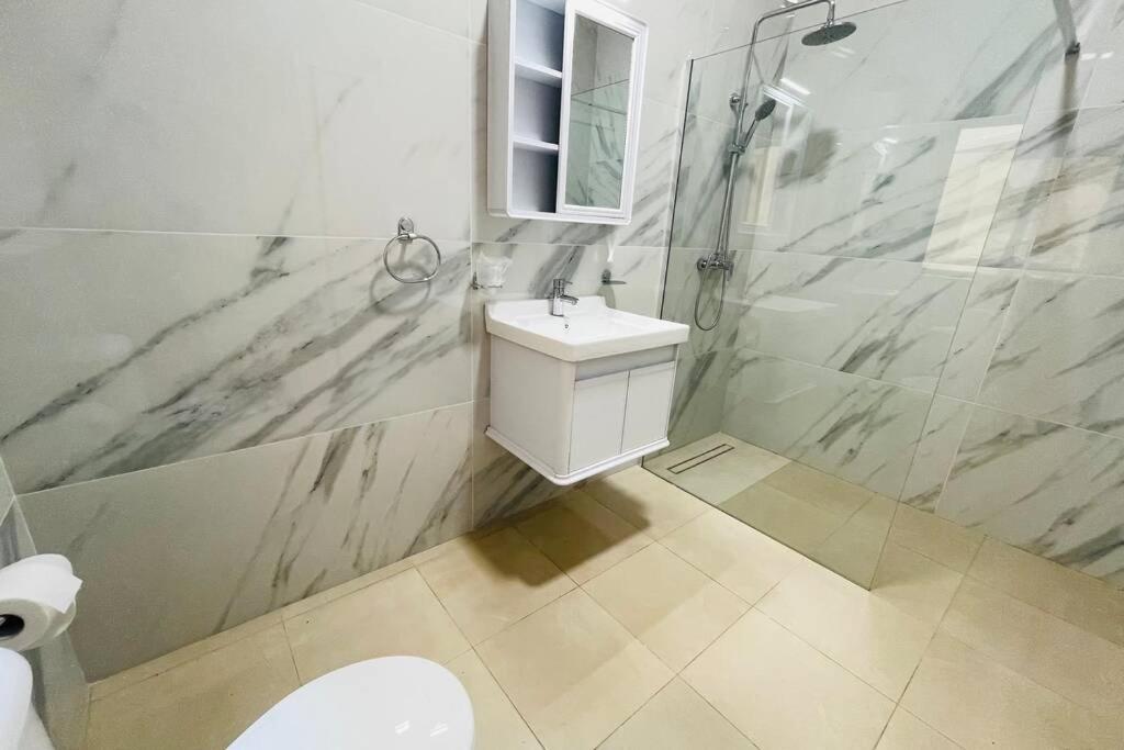 2 Bed Apt in heart of St Julians - 5min from Seafront photo 2