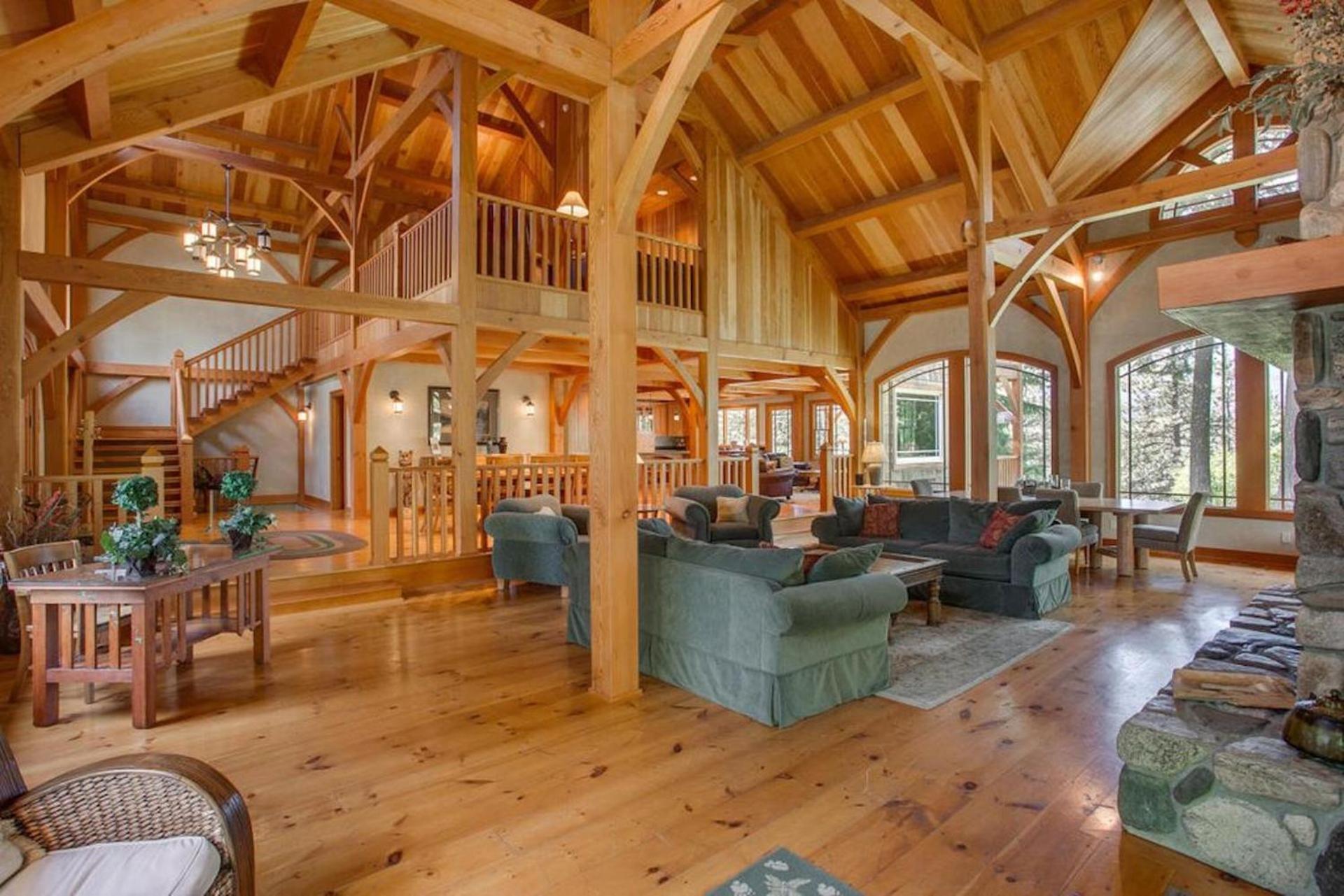 Snowgrass Lodge - River, Mountain Views & Hot tub view 3