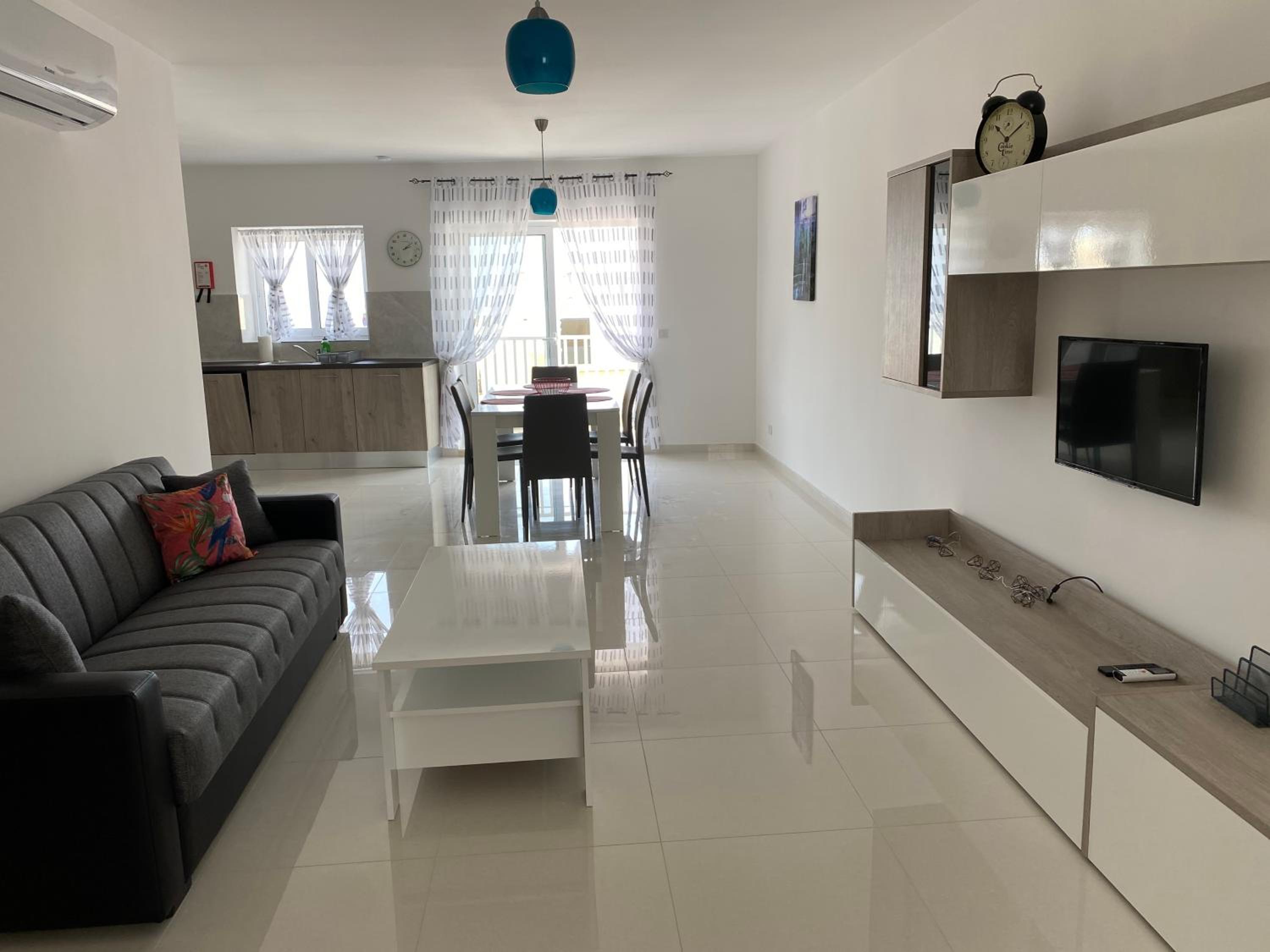 Sunshine Apartments Mellieha - modern three bedroom apartment - Apt No 2 photo 4