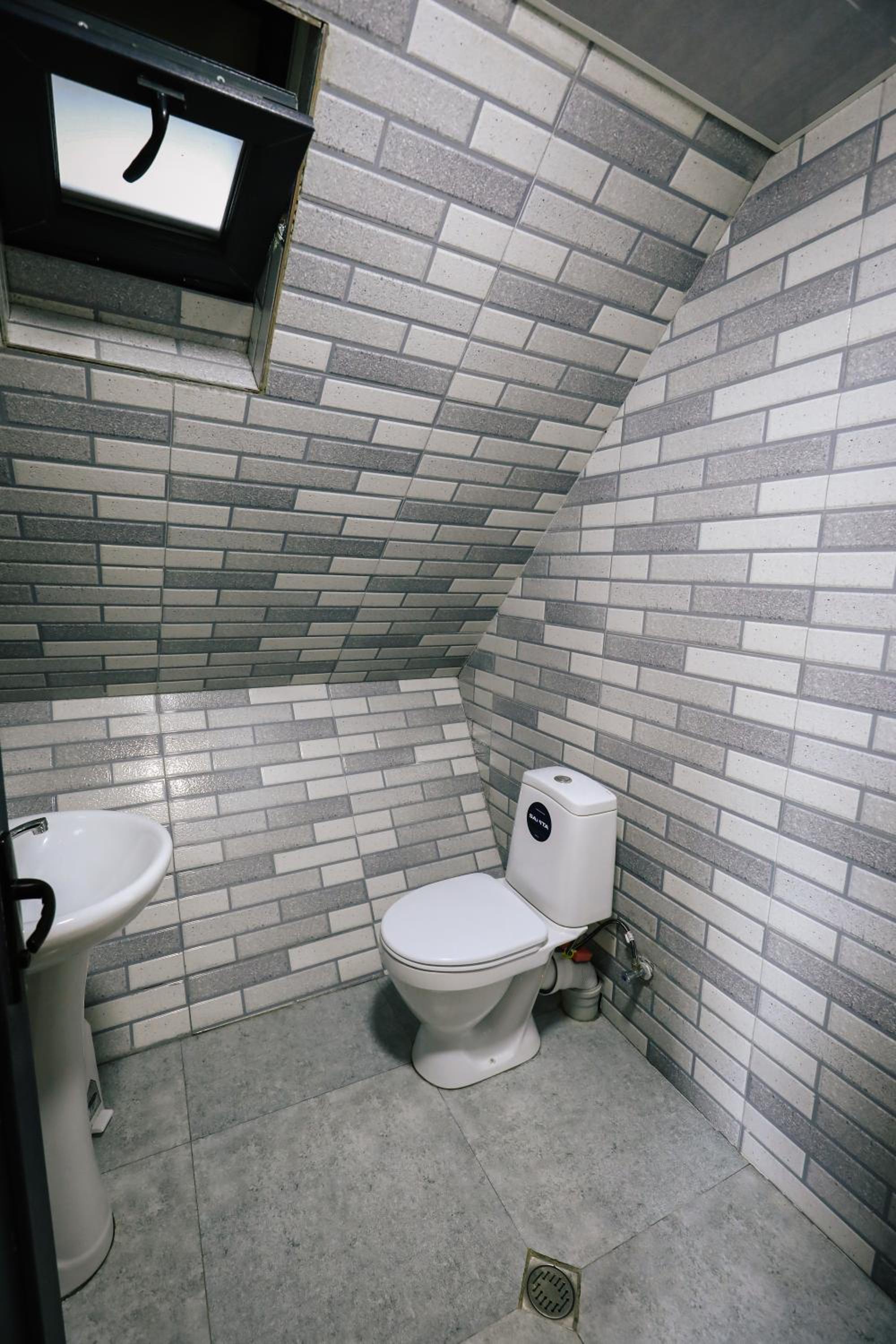 Photo 8