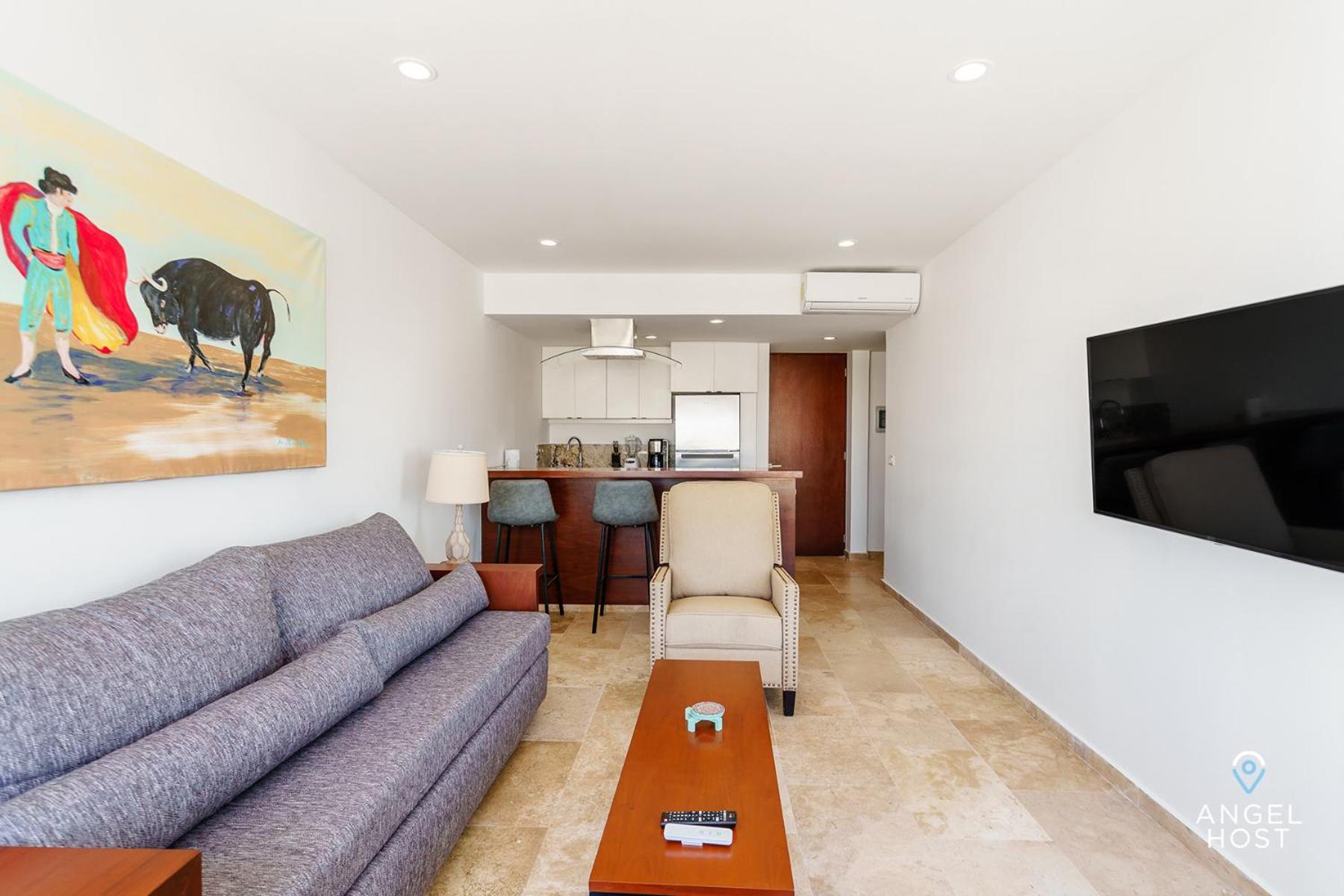 Splash Pool, Rooftop Terrace, Patio, Beach 4 Blks