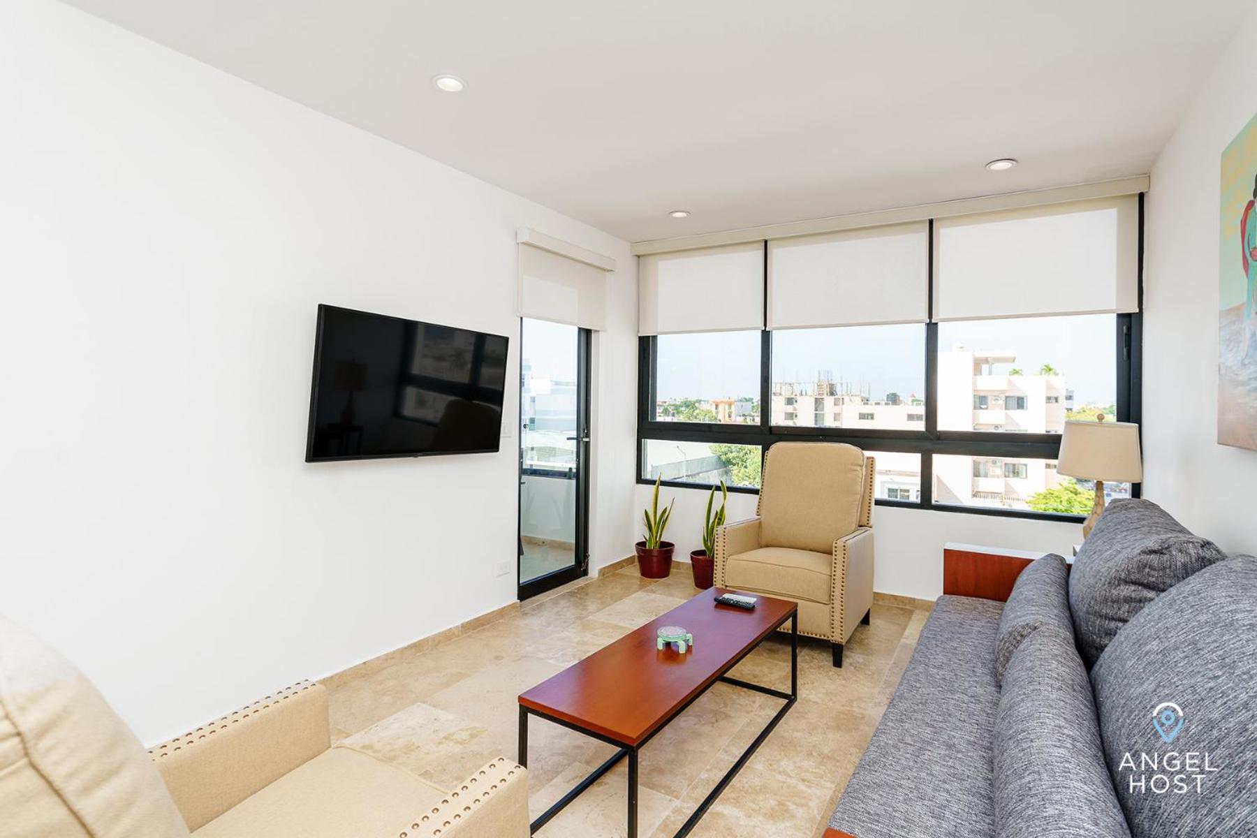 Splash Pool, Rooftop Terrace, Patio, Beach 4 Blks