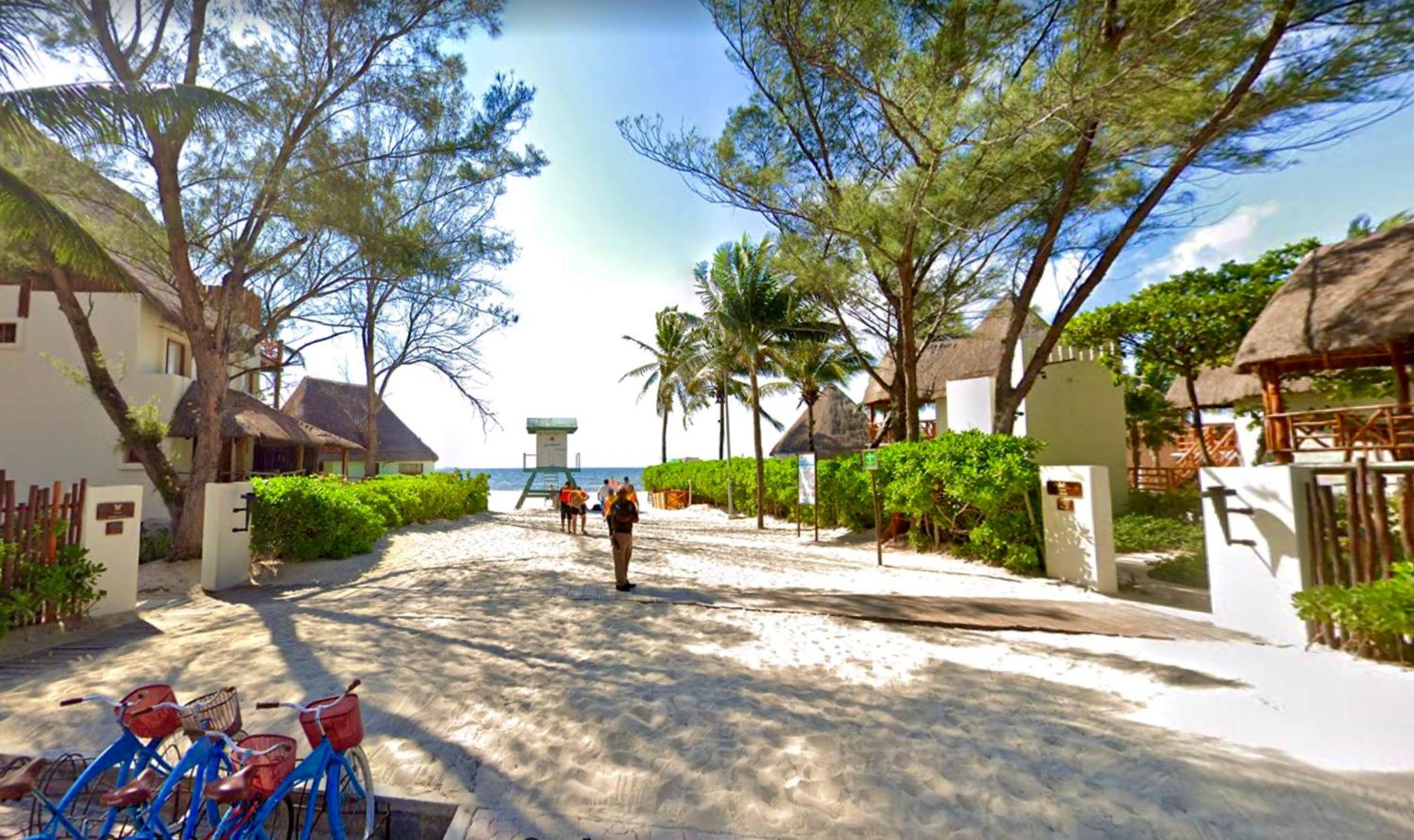 Splash Pool, Rooftop Terrace, Patio, Beach 4 Blks