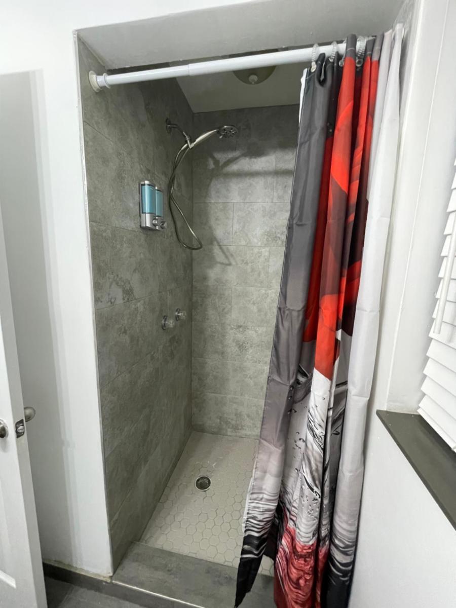 Trendy Pads in Hollywood view 2