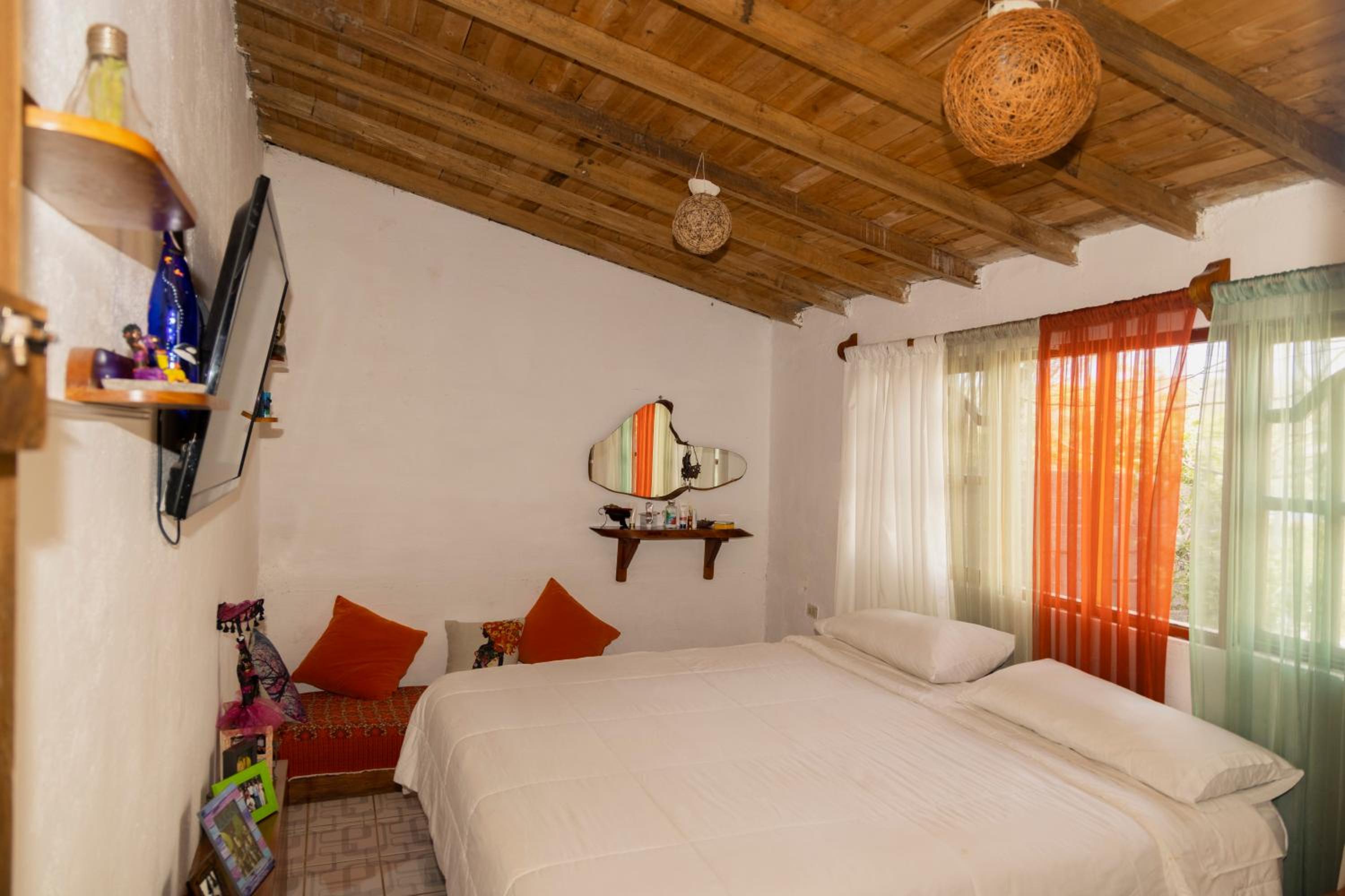 Ideal y linda casita en San Cristóbal-Galápagos view 2