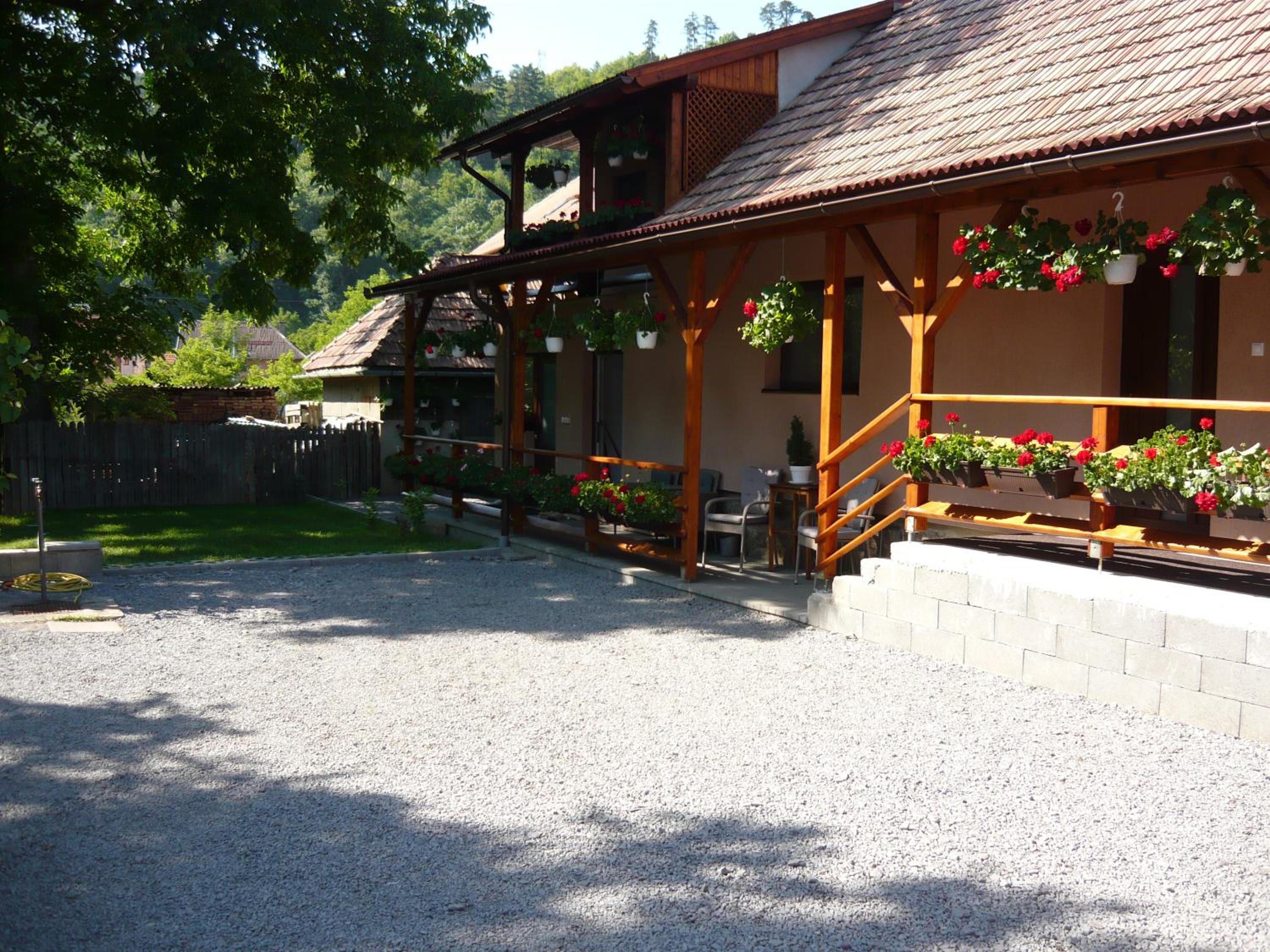 Photo 32