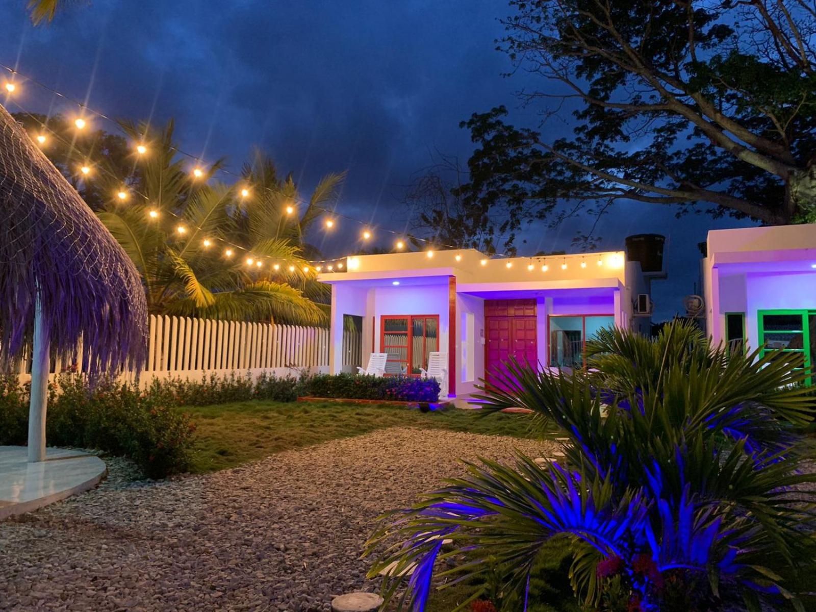 Hotel Bahia Tropical Sandia Kiwi Piña - Image 1