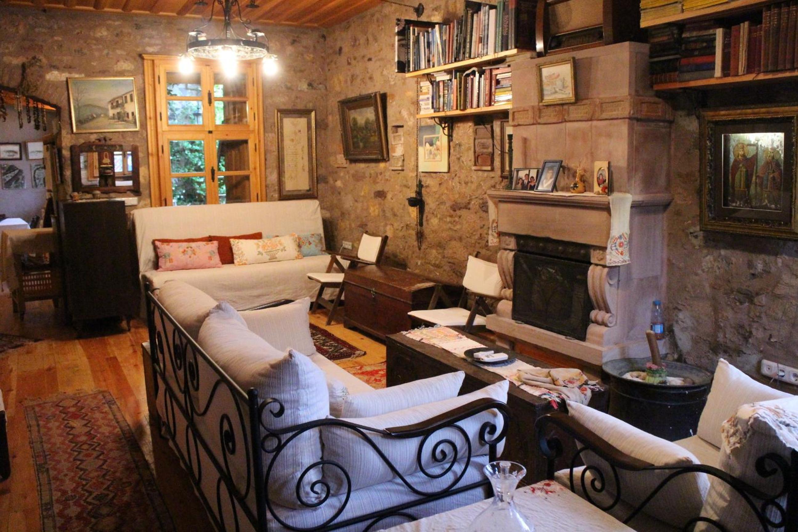Stone House with Garden in Cunda/Ayvalik — photo 2