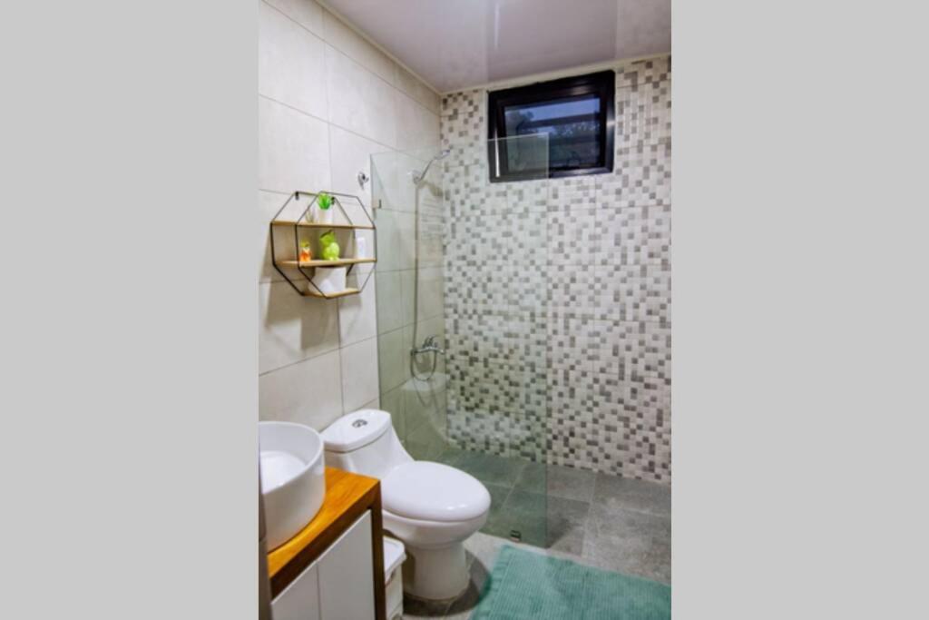 Hermoso apartamento, 3 Habitaciones espaciosas, 2 Aires acondicionados view 5
