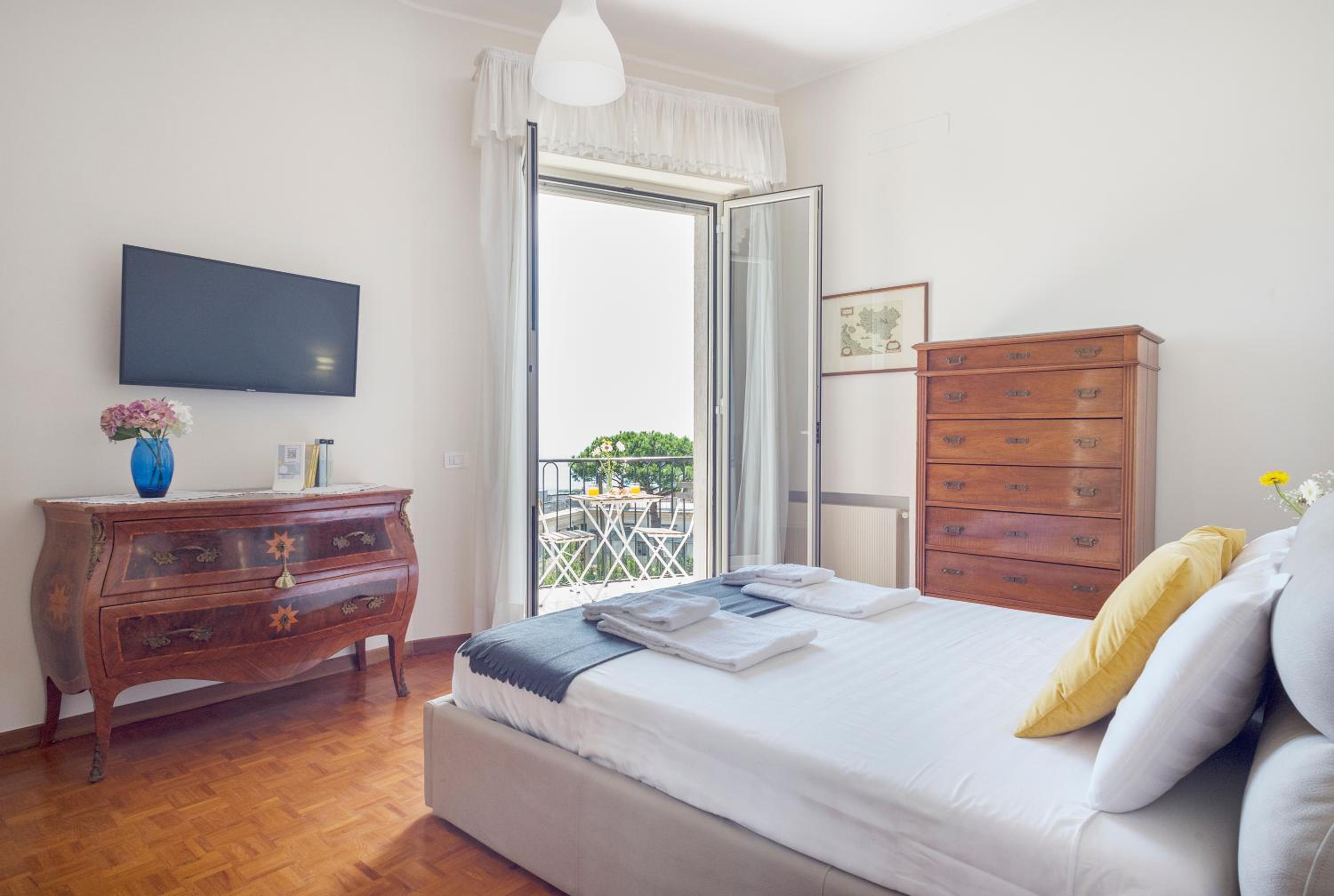 BayView Posillipo, Luxury Terrace & Private Parking - Stunning view