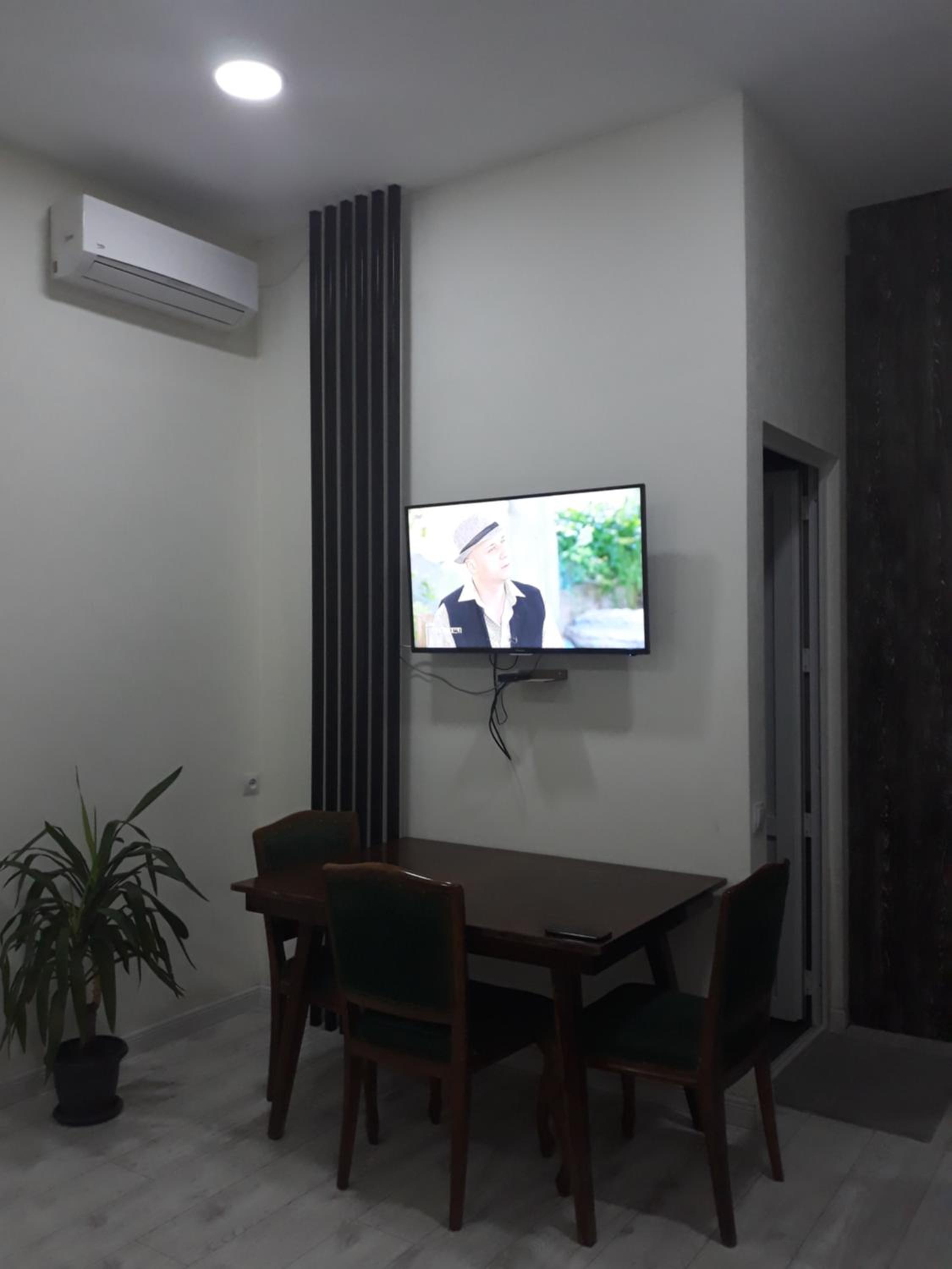 Nino's Apartment in the center of Tbilisi view 2