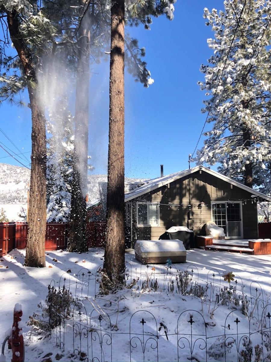 DoorMat Vacation Rentals - BearTime Story Fireplace! BBQ! WiFi! Fenced Yard!