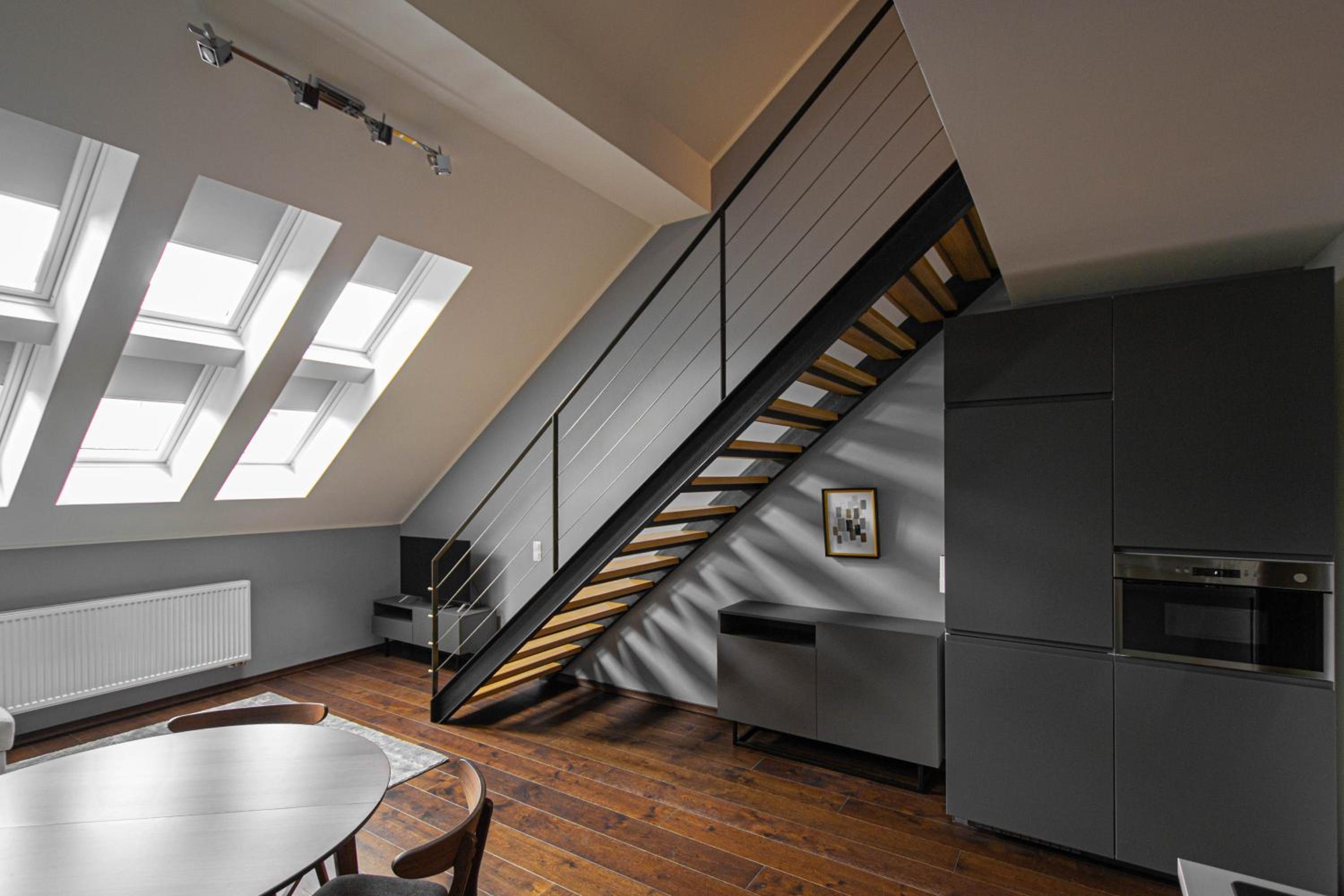 Quite Loft with Balcony and 3 Air Conditioners