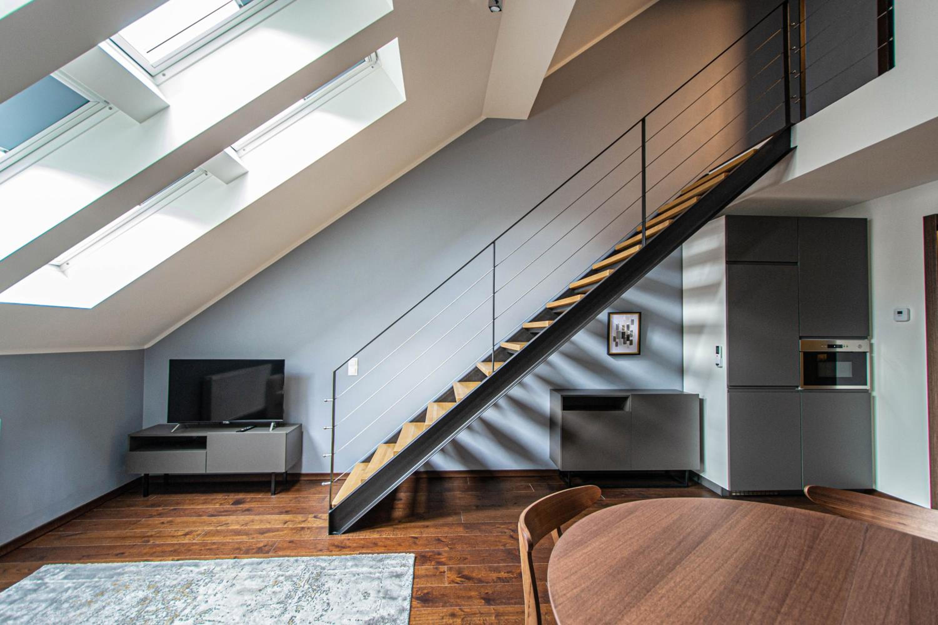 Quite Loft with Balcony and 3 Air Conditioners