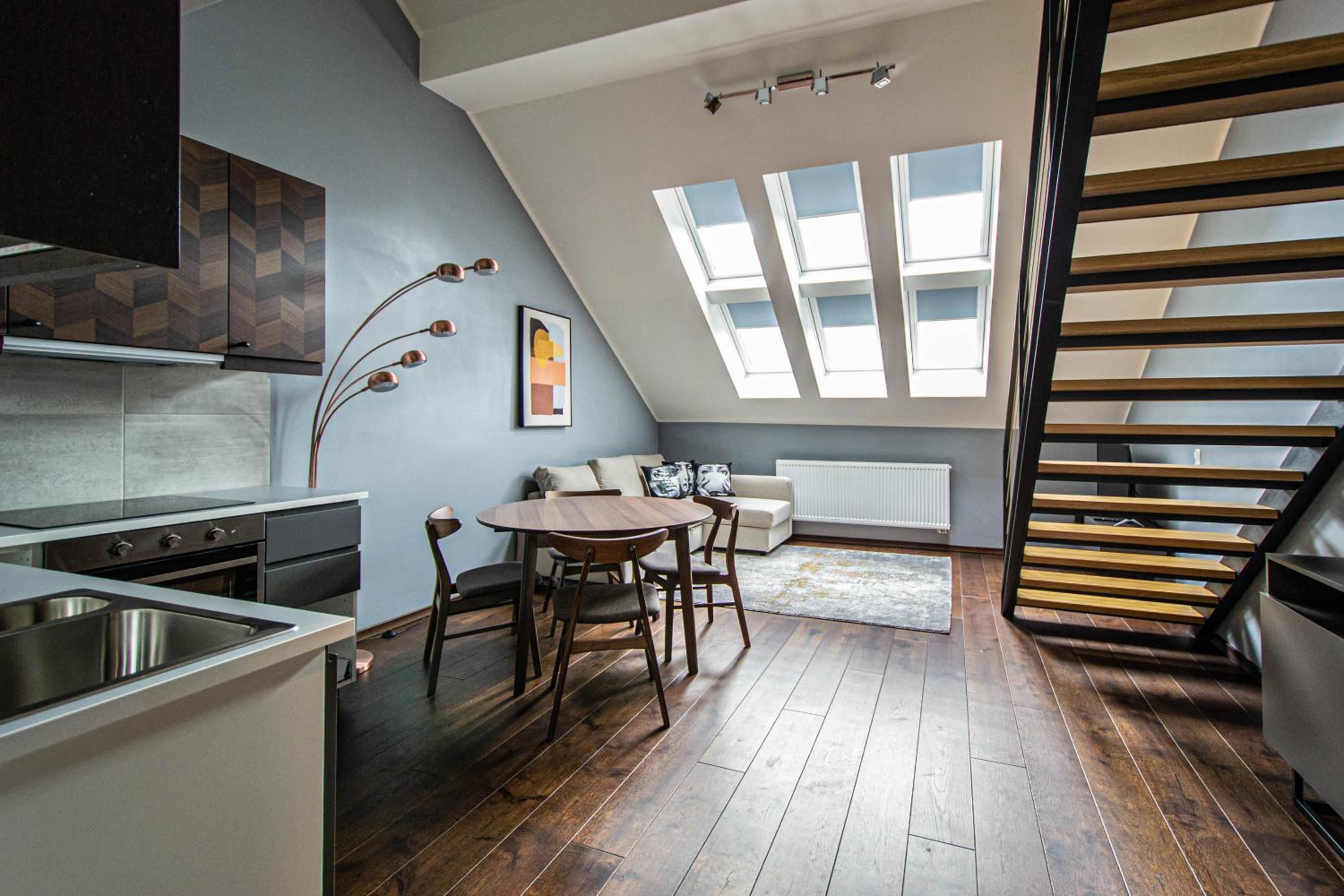 Quite Loft with Balcony and 3 Air Conditioners