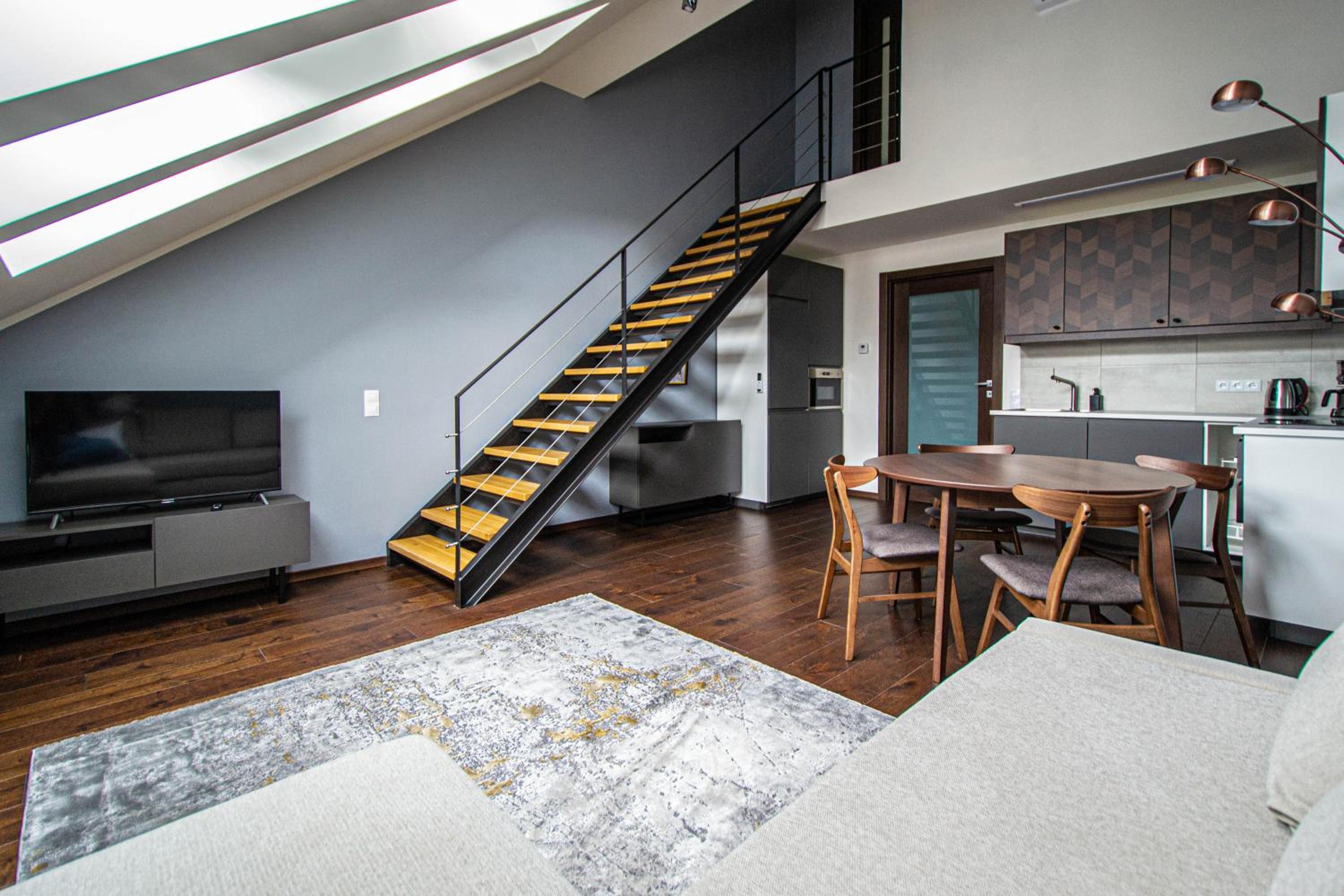 Quite Loft with Balcony and 3 Air Conditioners
