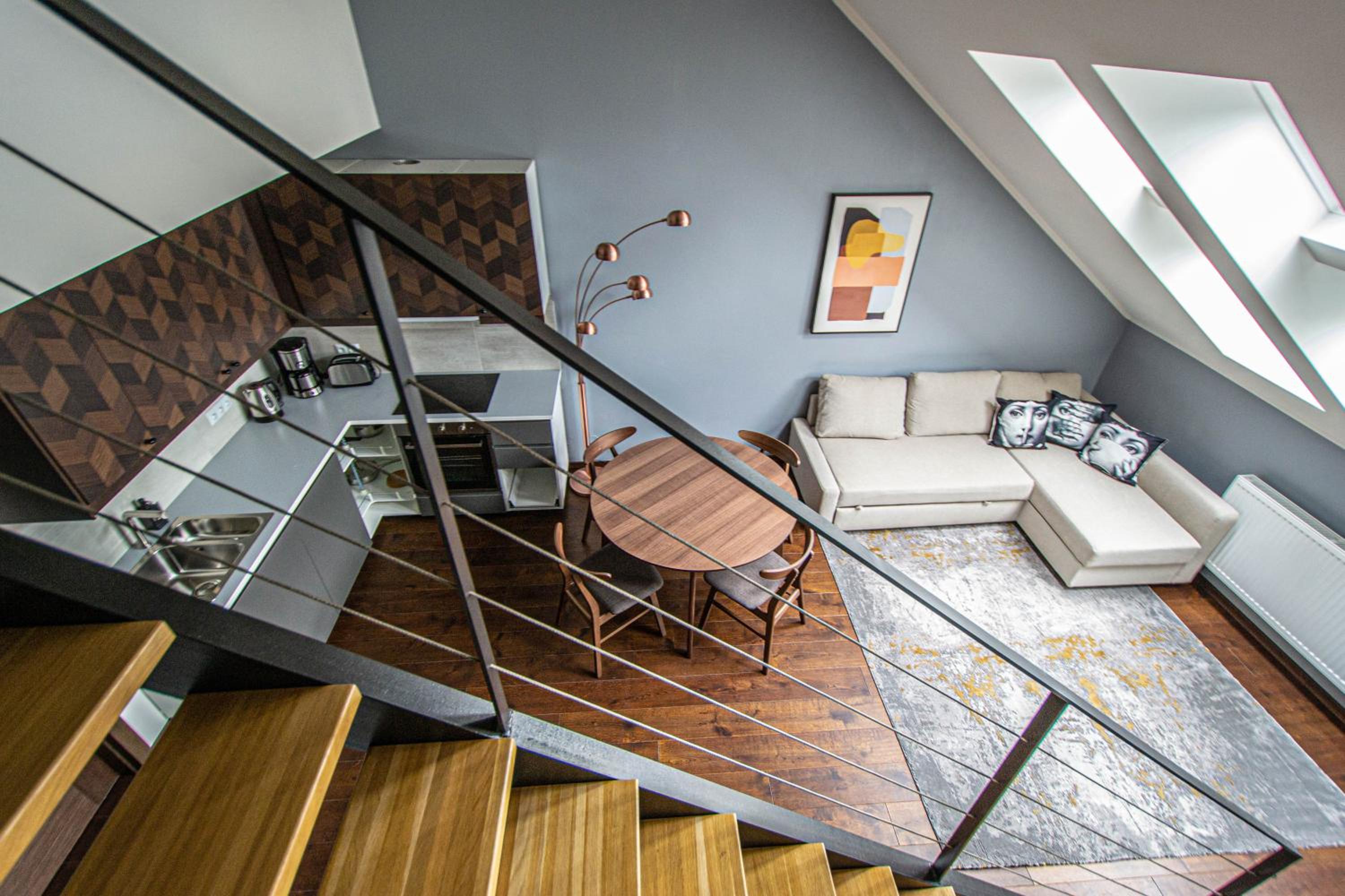 Quite Loft with Balcony and 3 Air Conditioners