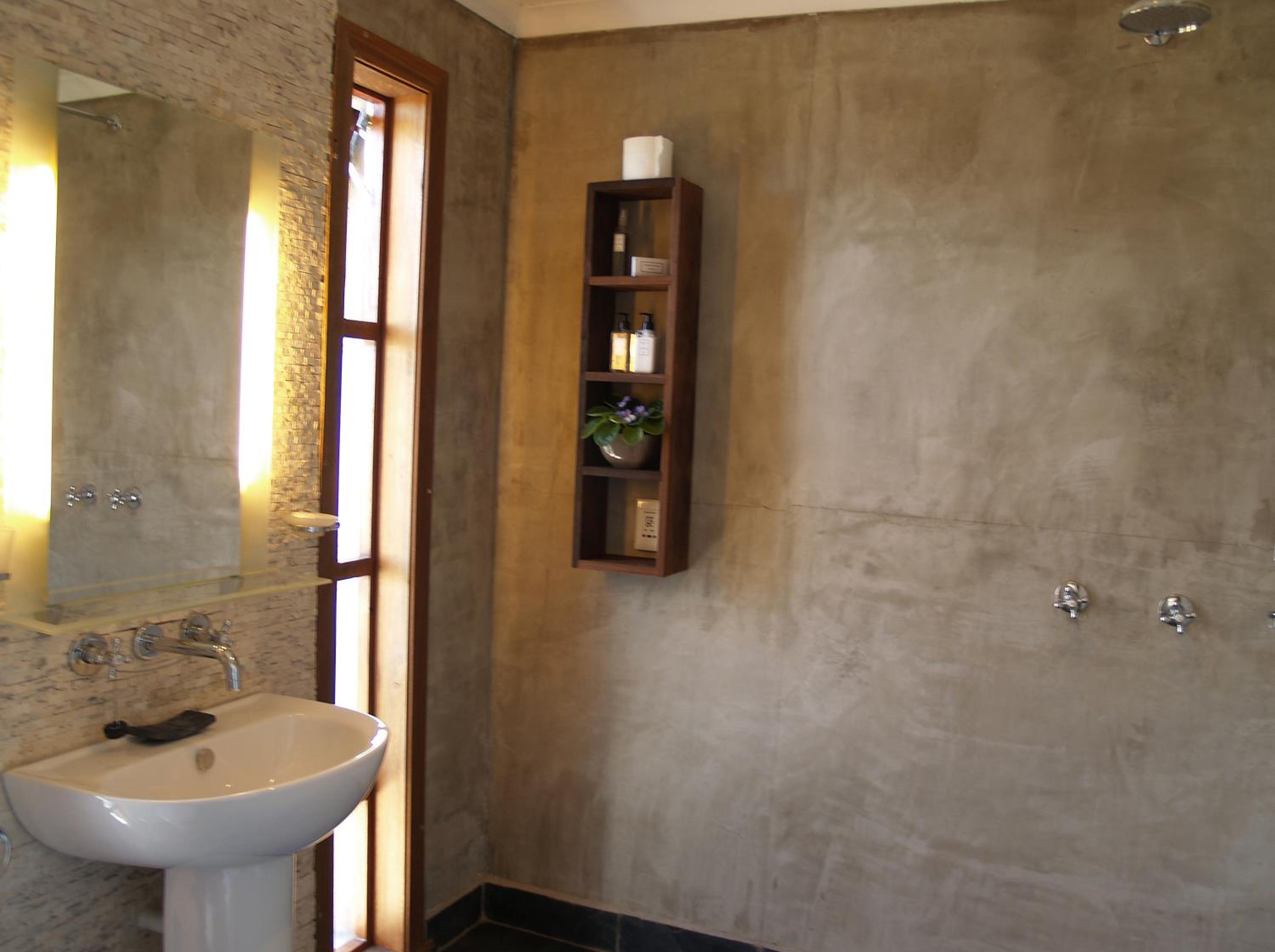 African Violet Guest Suites