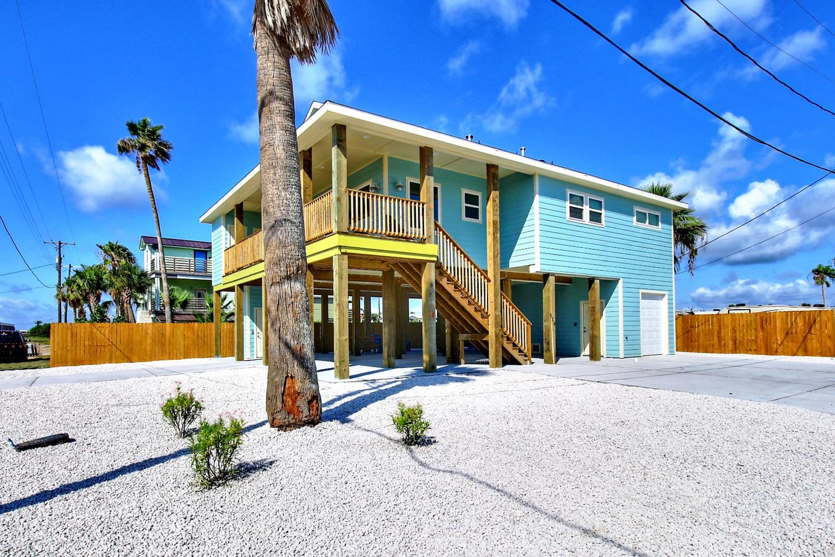 The Beach House AVEH519 view 2