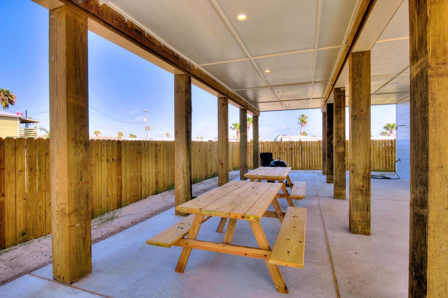 The Beach House AVEH519 view 5