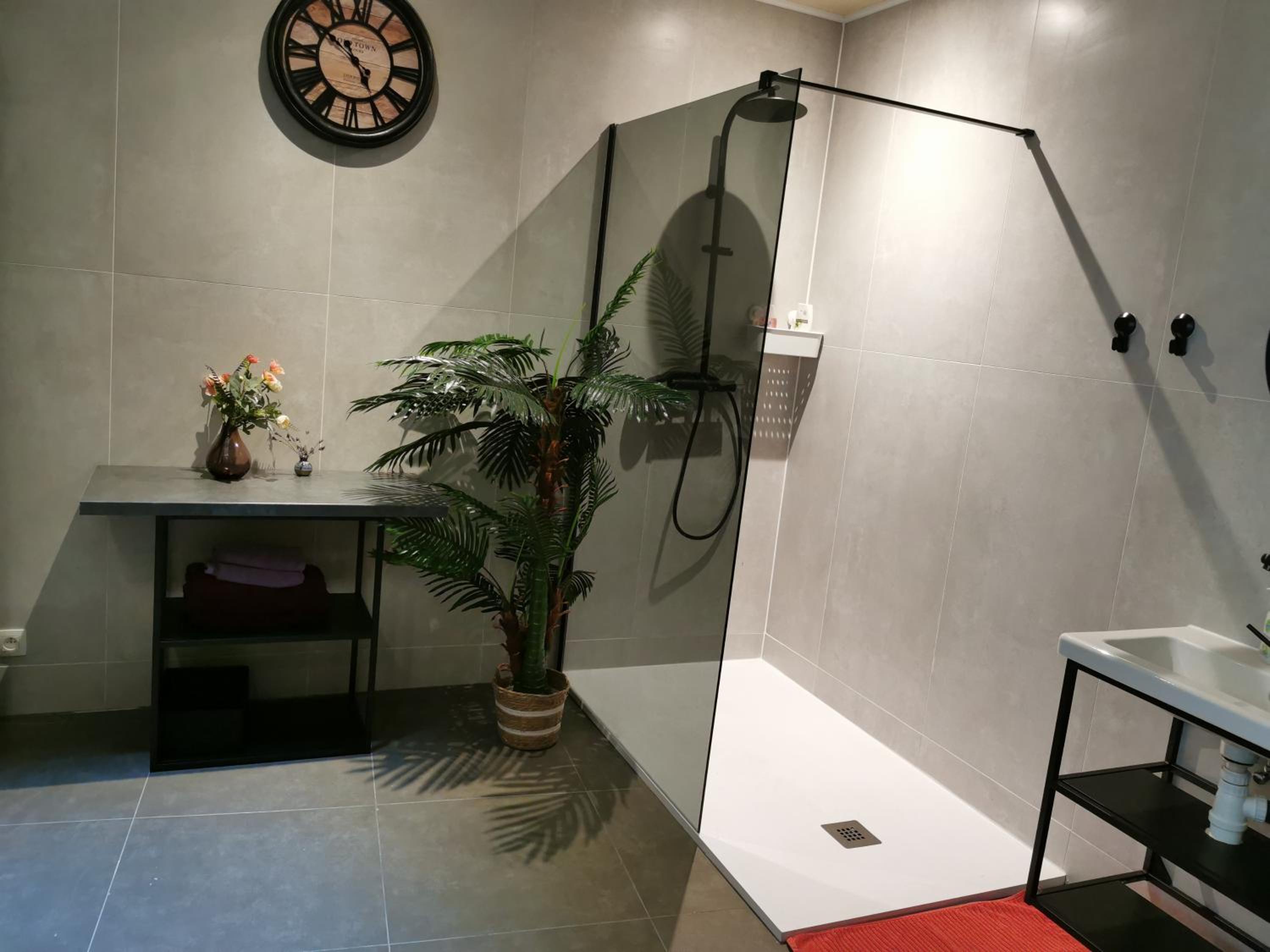 Mica beauty & wellness center view 4