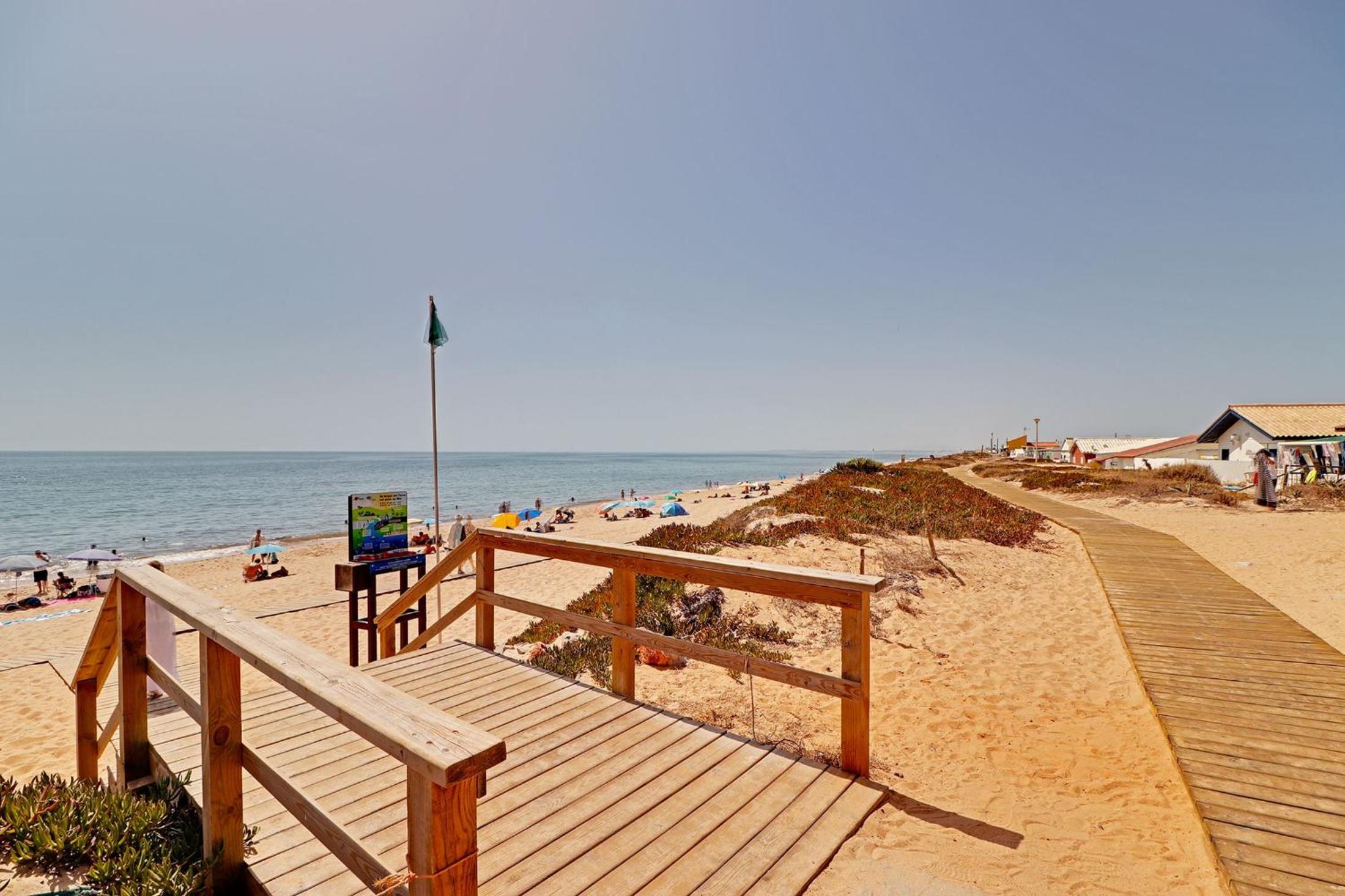 Faro Airport Flats by Homing