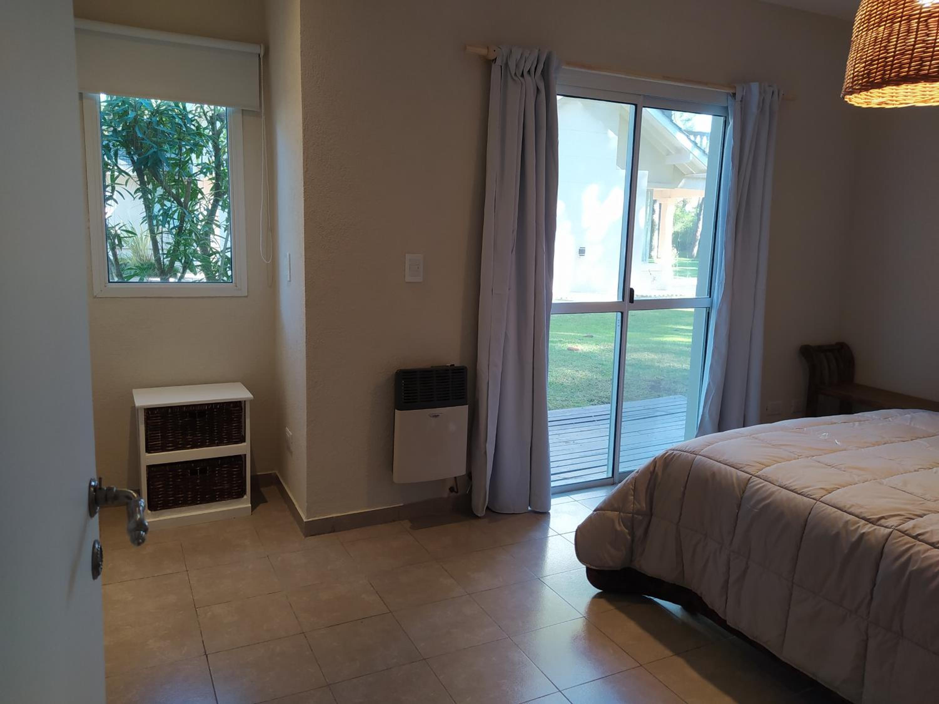 Pinamar Norte Casa Aquiles 8 pax