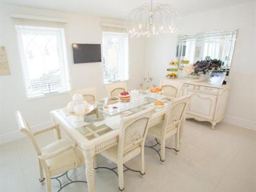 Hotel Queen Bee & B - Image 1