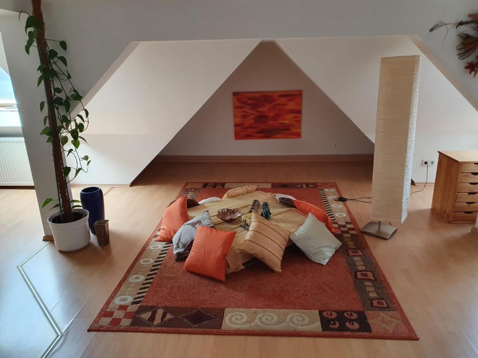 Attic Oelsnitz am Hegebach mit Netflix und Parkplatz Self Check-in - Property Image 22