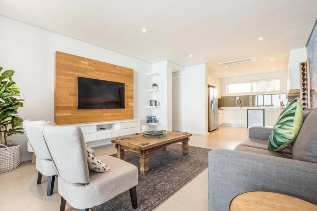 Ocean Dune Luxury Apartment 411, Umhlanga, photo 5 of 37