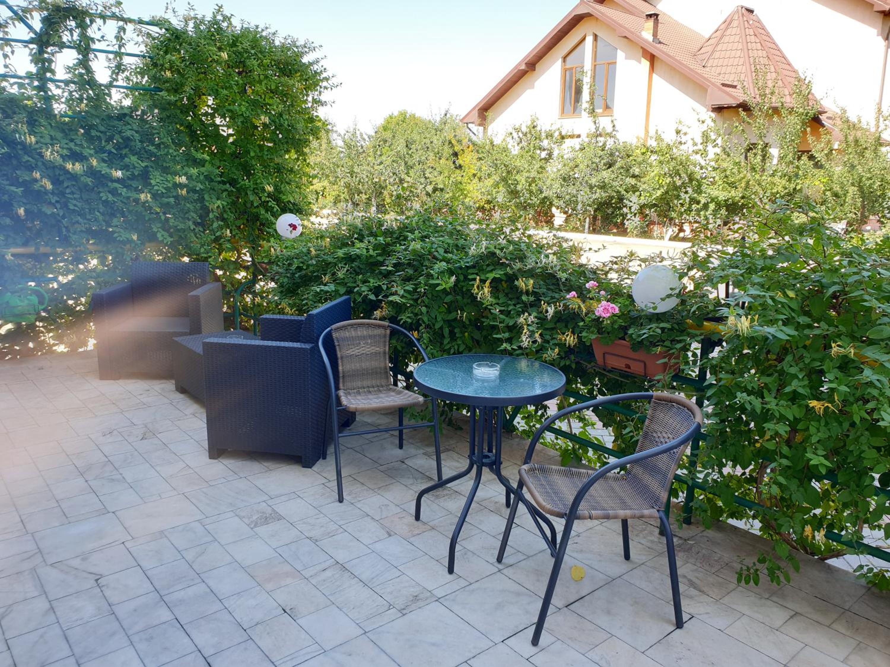 Photo 9