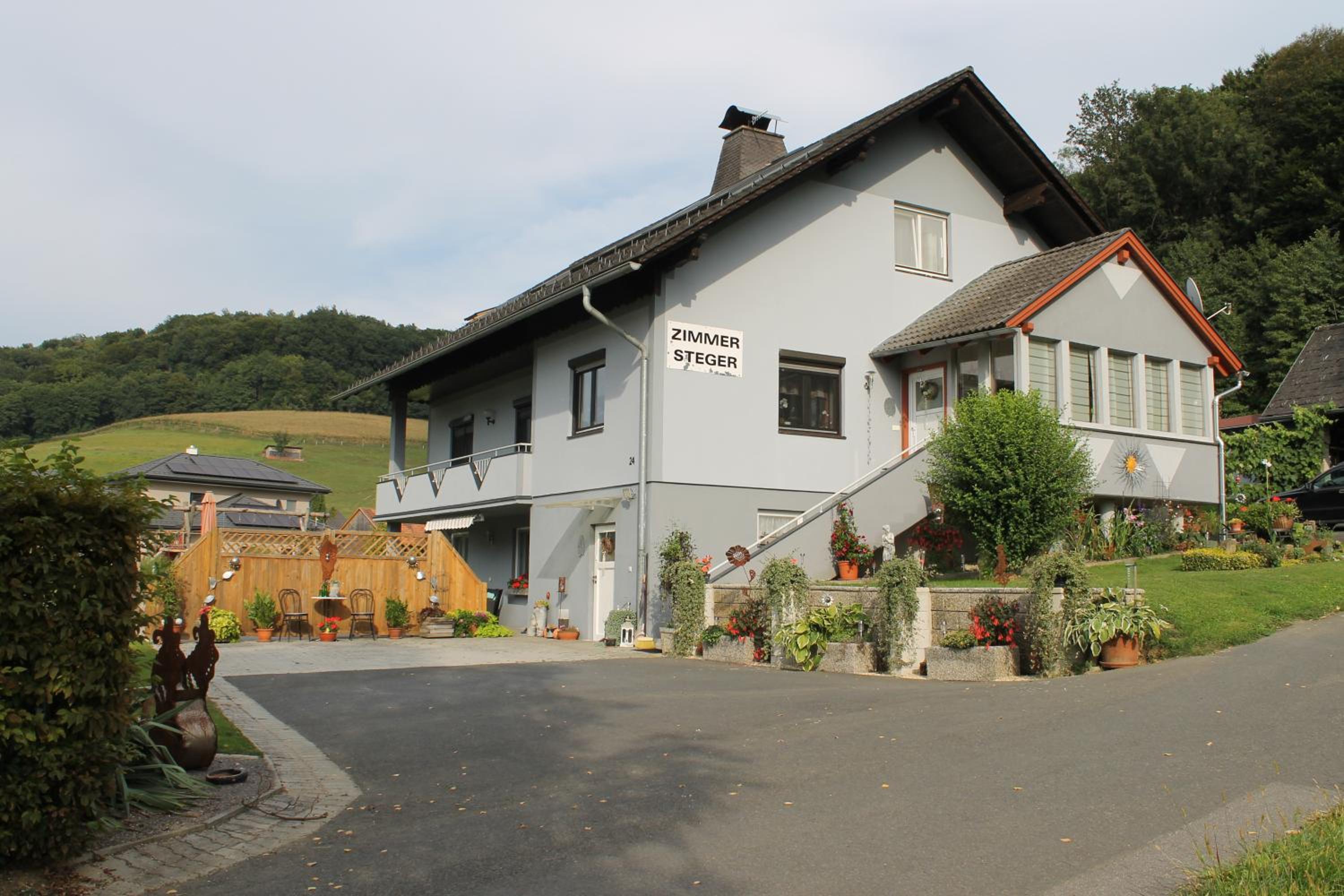 Zimmer Steger