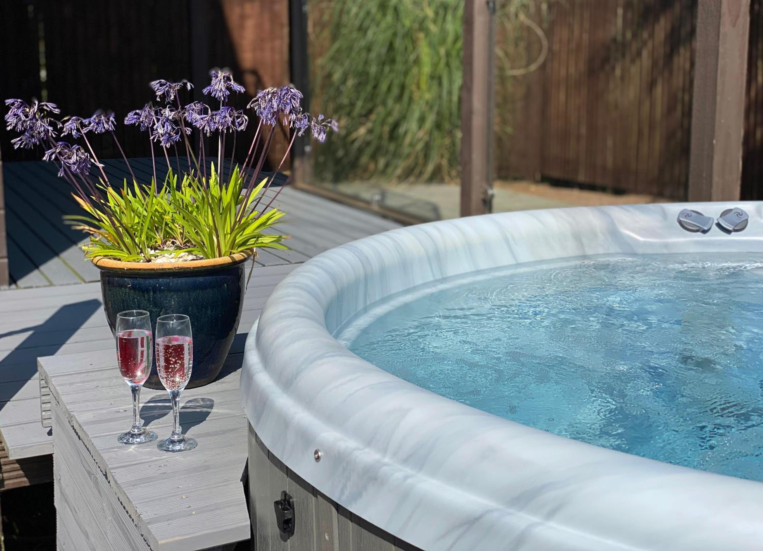 Pine Tree Lodge - Pentney Lakes view 2