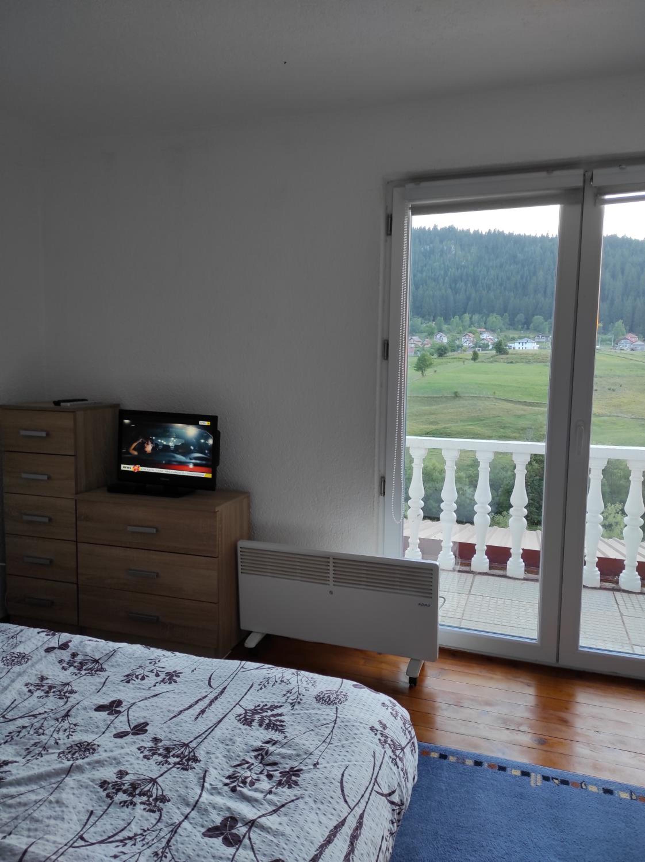 Vlasic holiday home