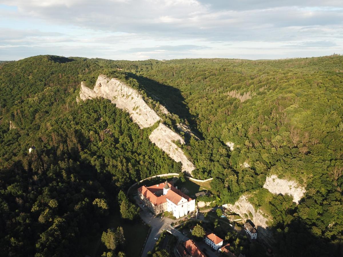 Hotel Obecná Škola view 4