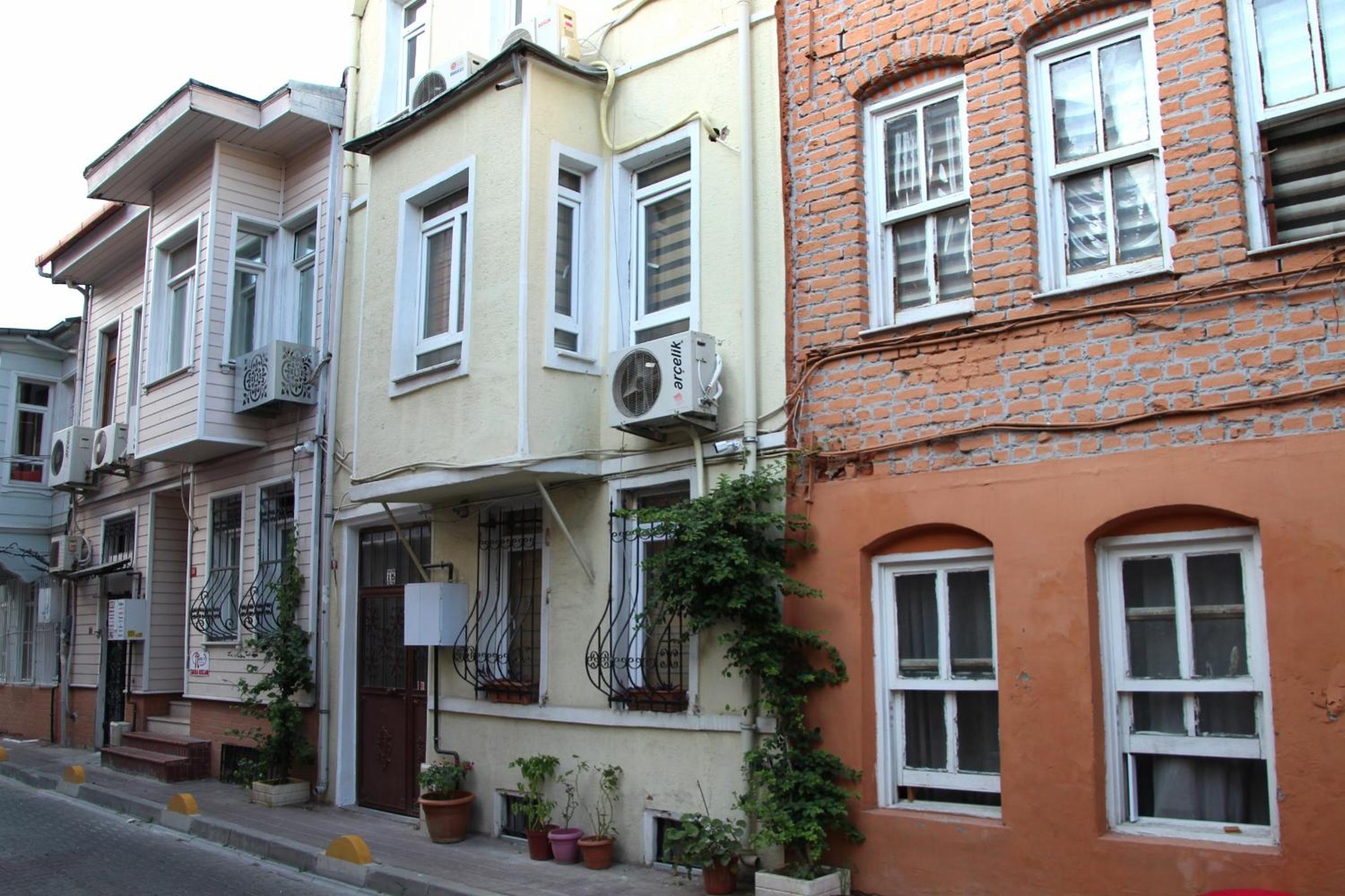 Estampolis Hotel