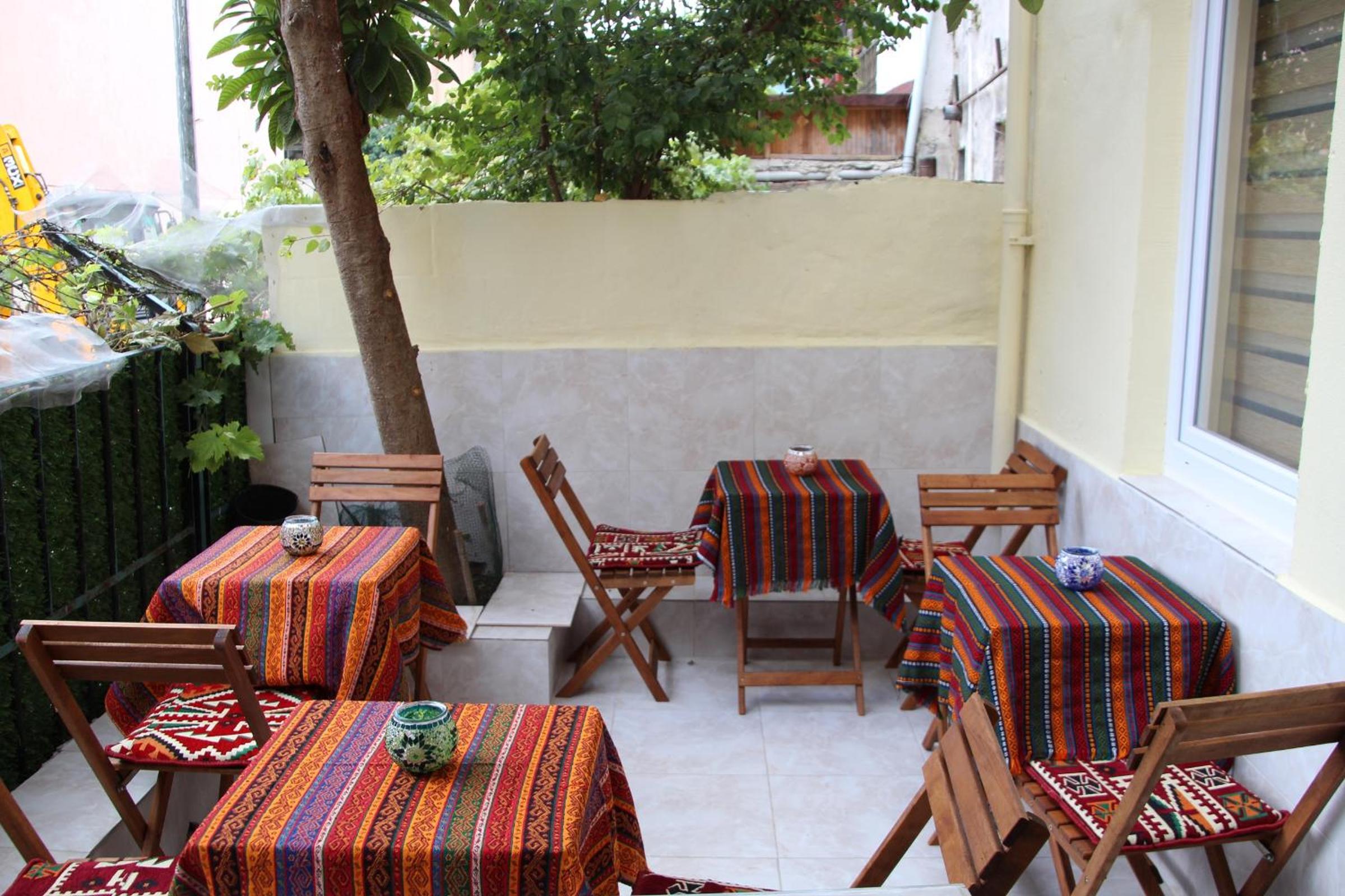 Estampolis Hotel