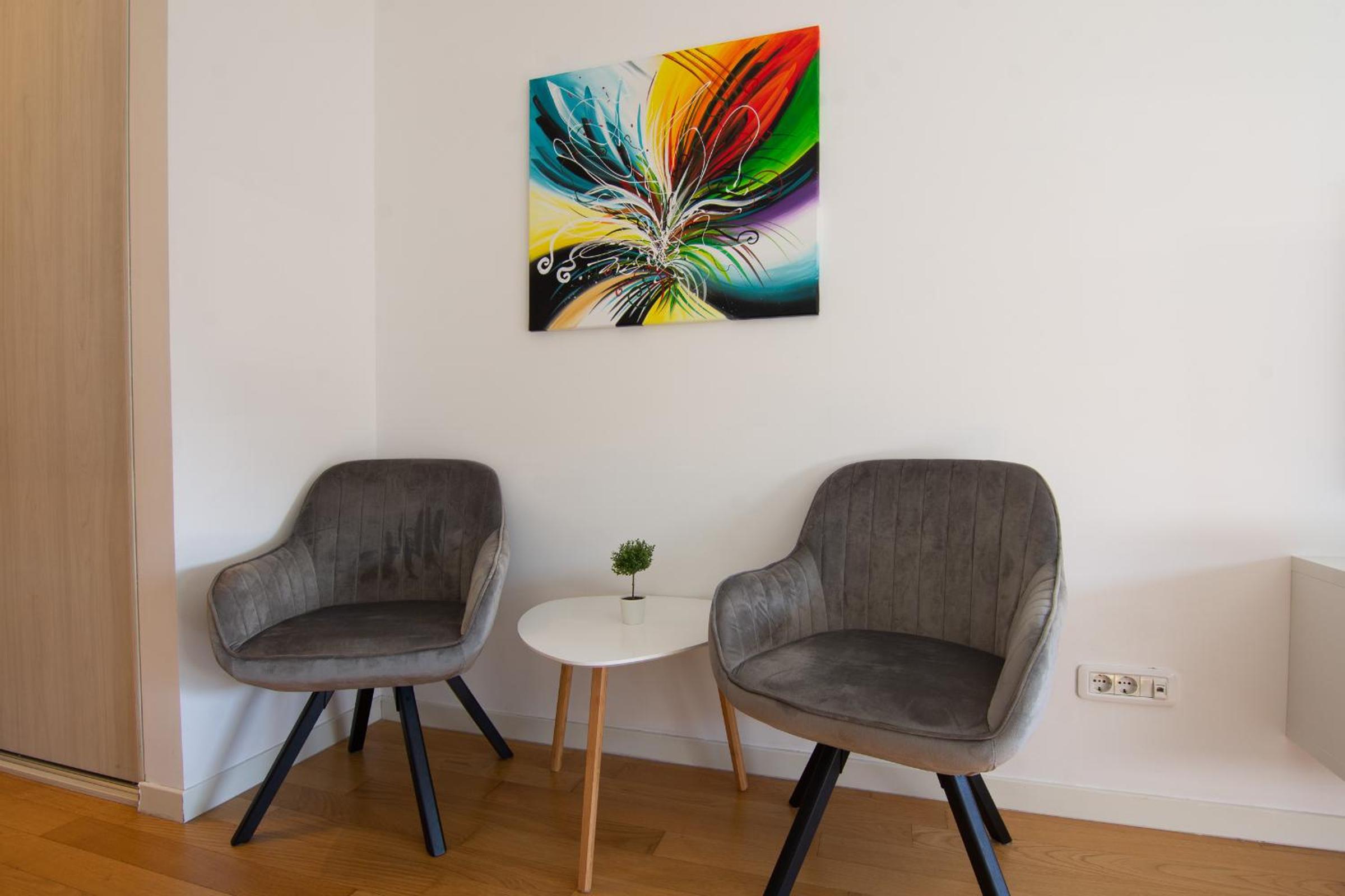 A Blok New Modern - Free garage parking, comfortable, quiet with a park view view 3