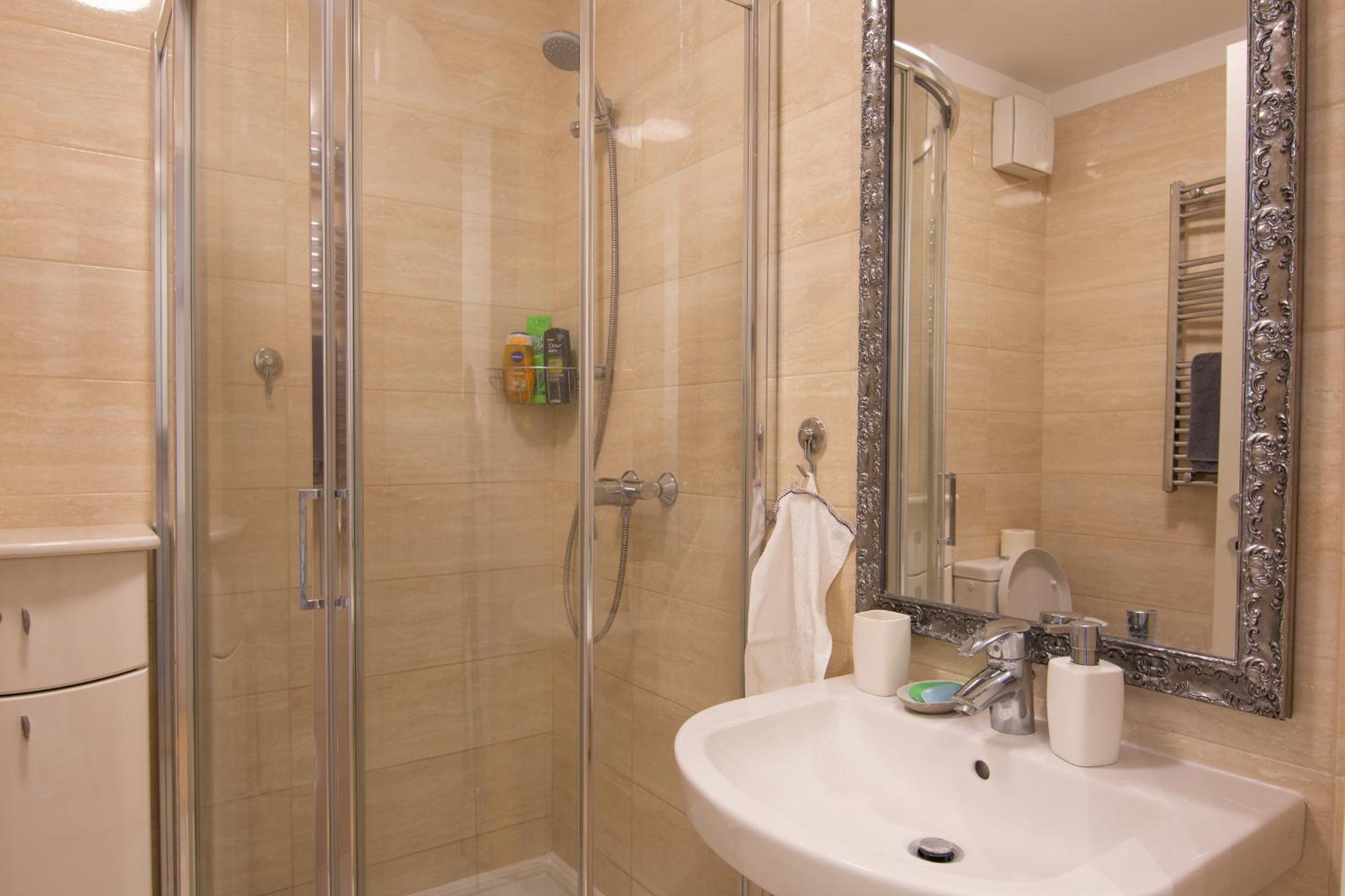 A Blok New Modern - Free garage parking, comfortable, quiet with a park view view 5